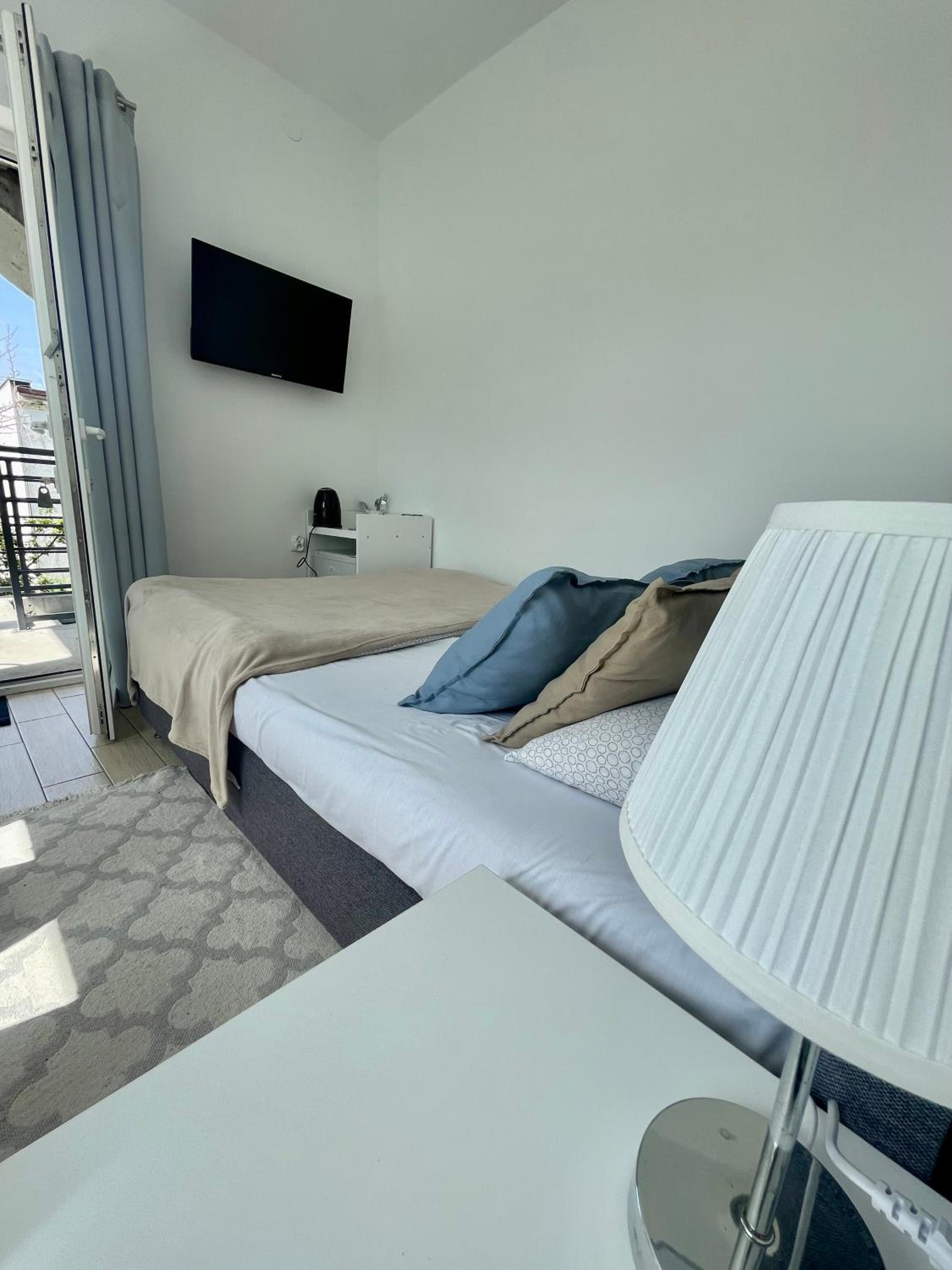 Small Double Room photo 2