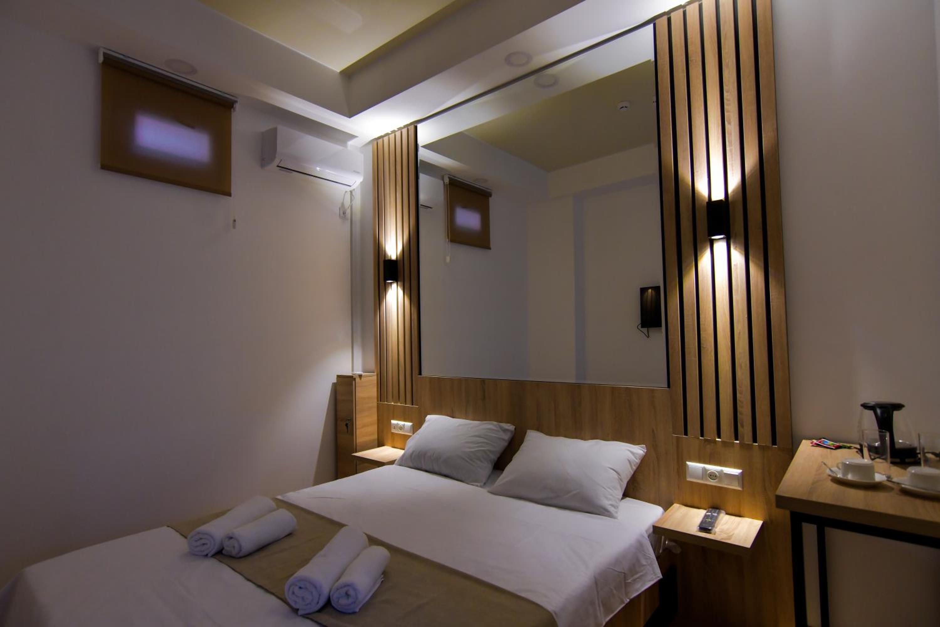 Budget Double Room photo 2