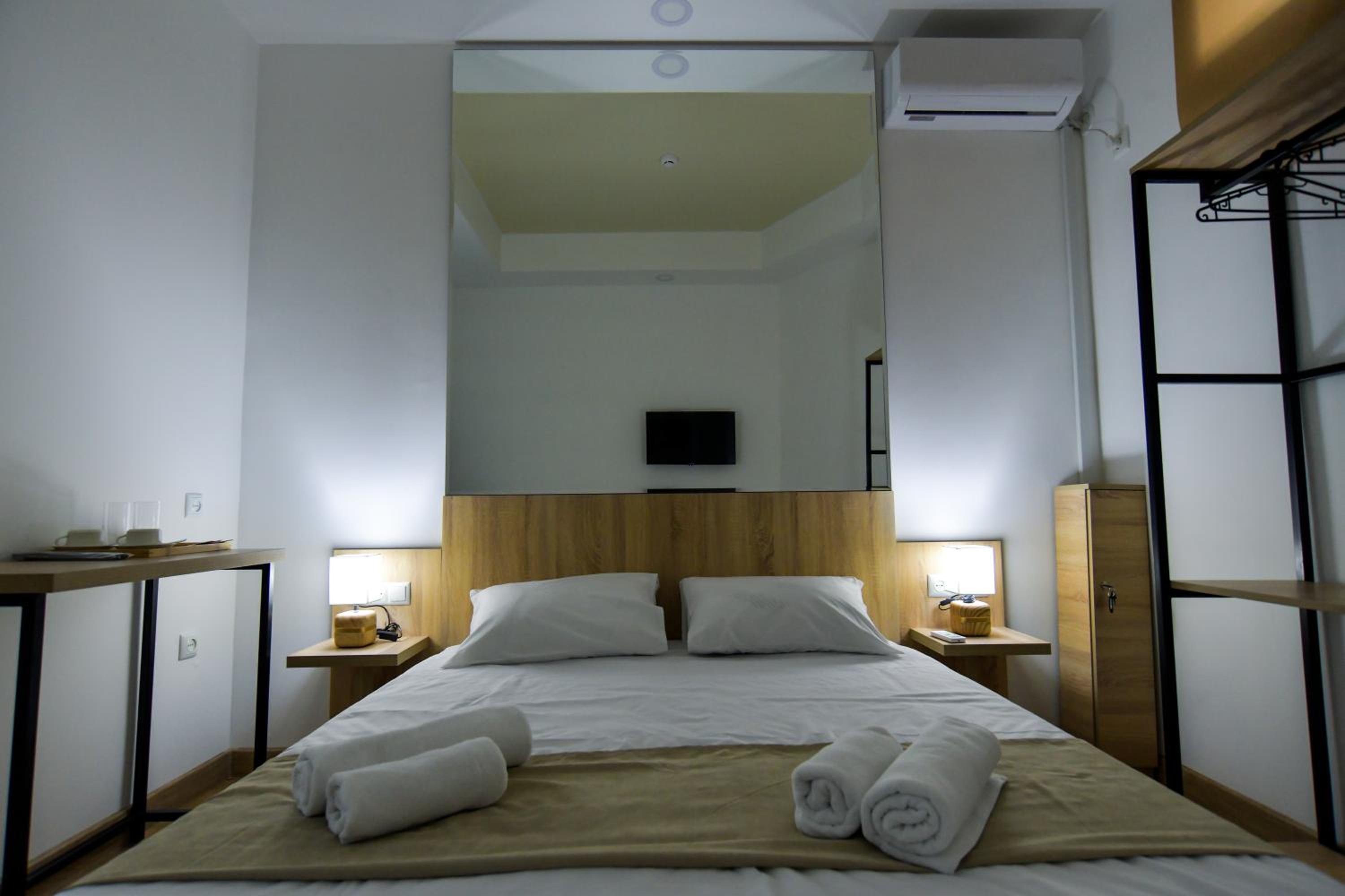 Budget Double Room photo 3