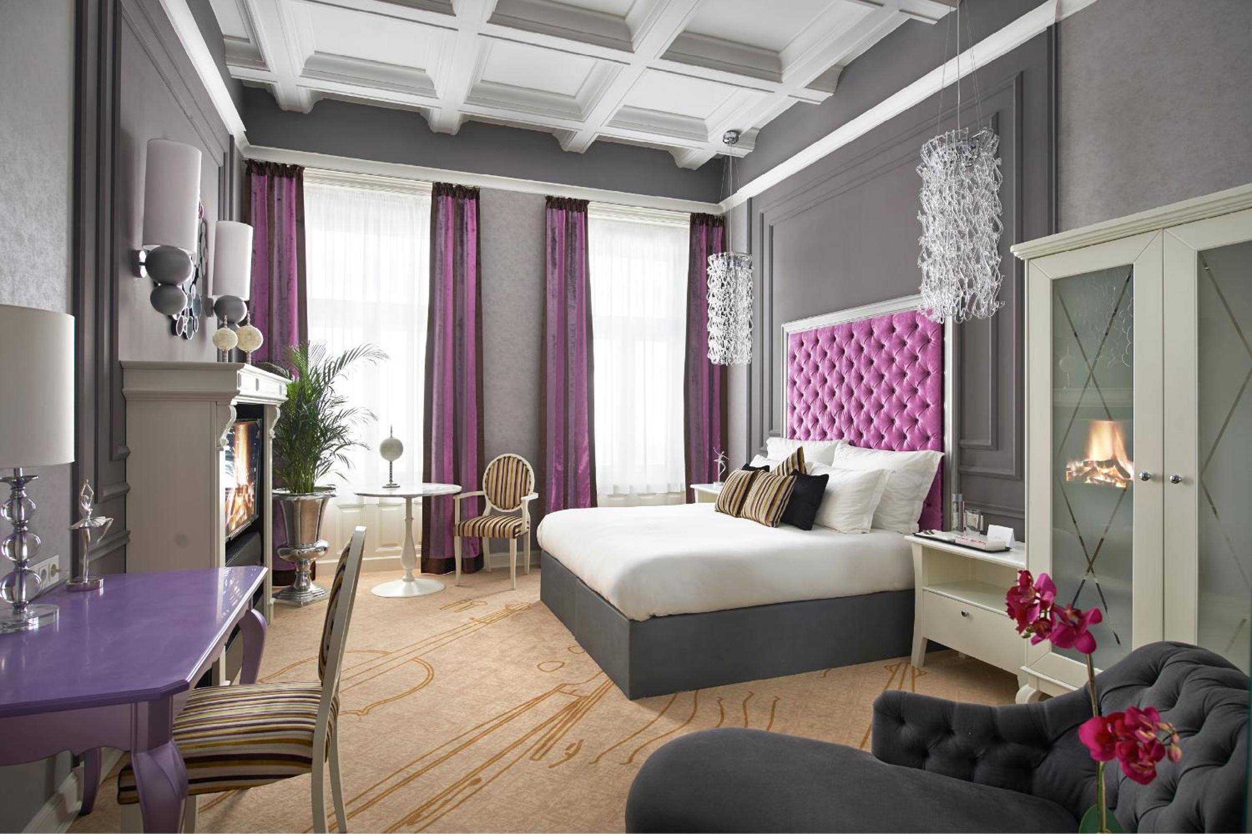 One-Bedroom Opera Suite