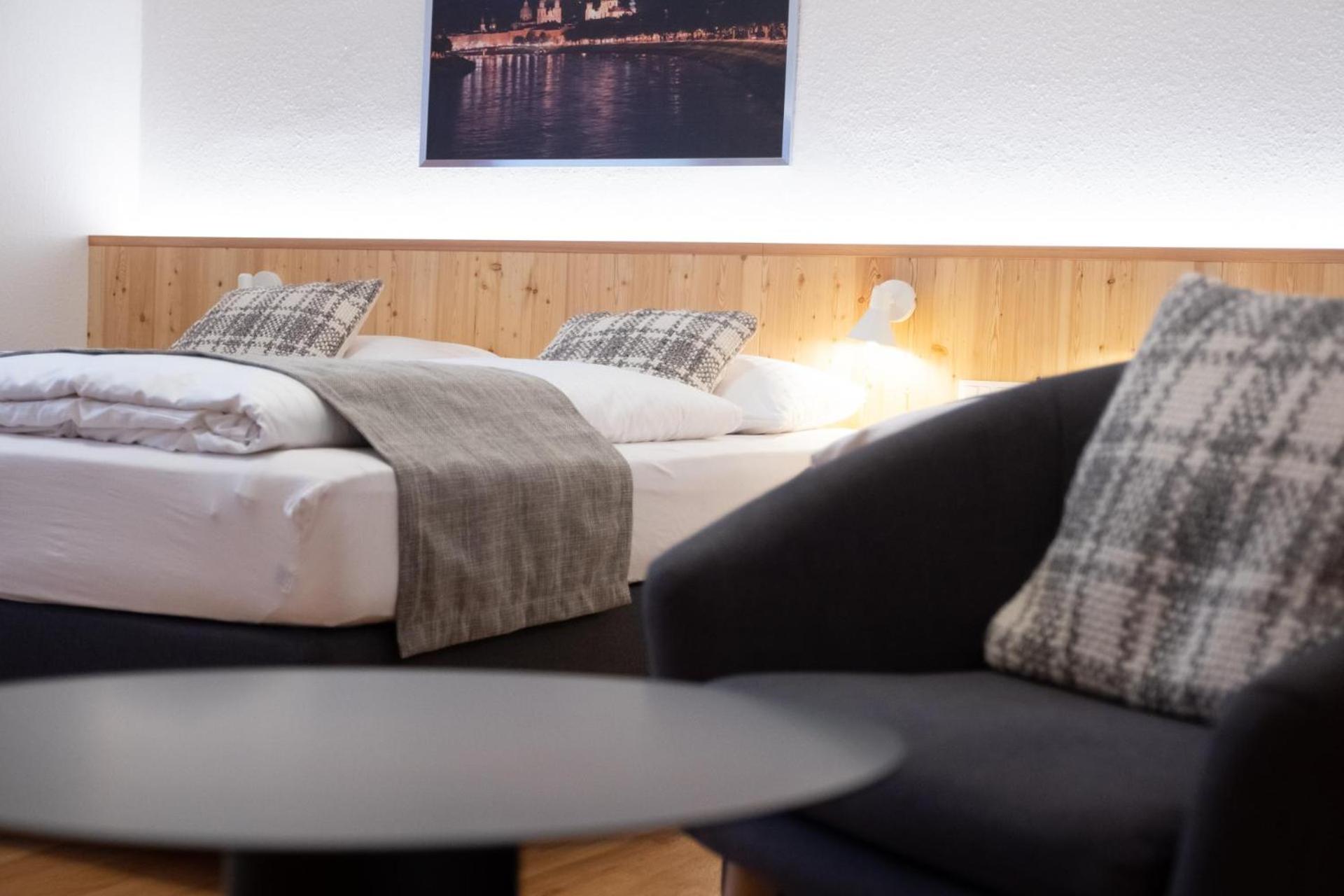 Apartment with Terrace - Photo 3