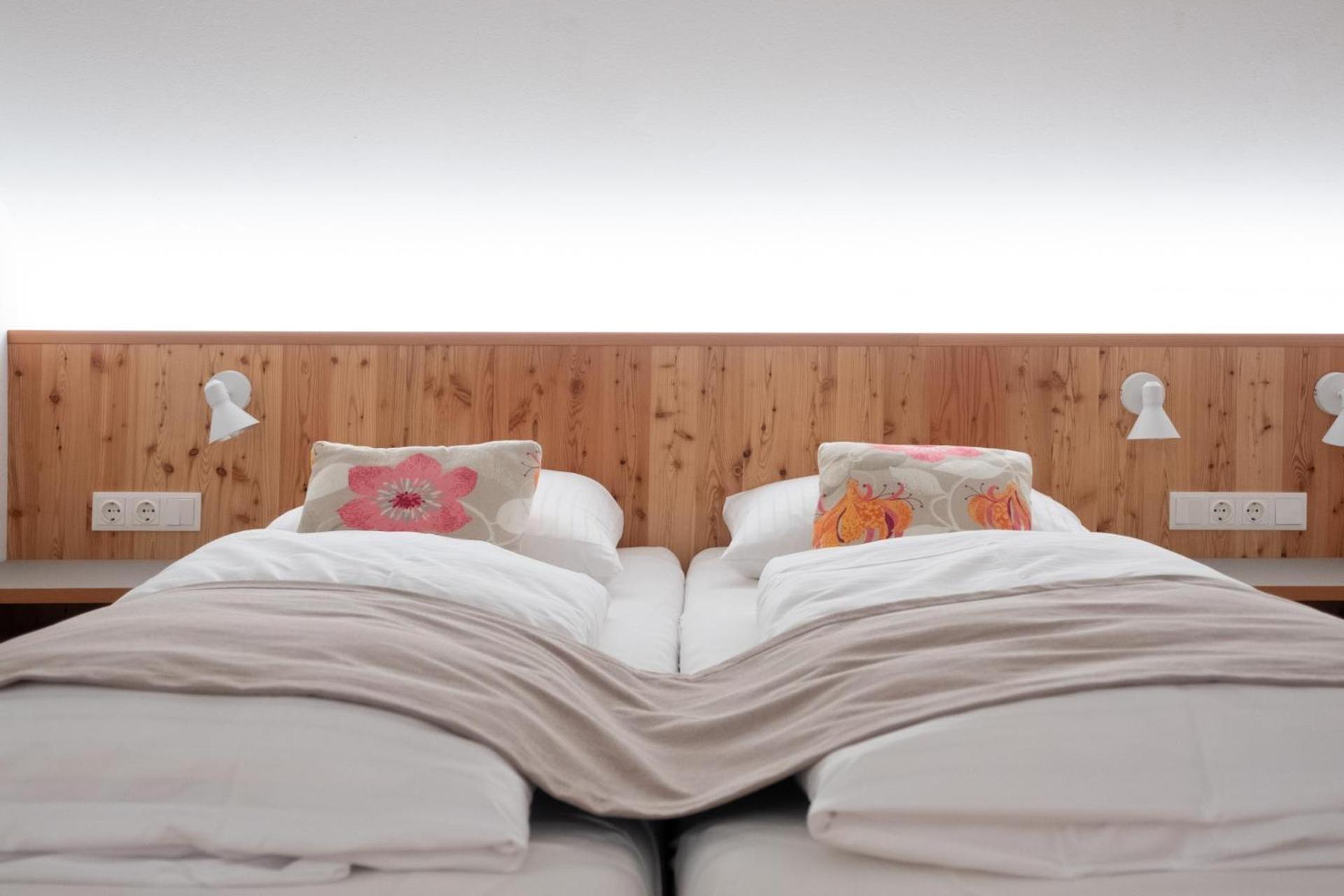 One-Bedroom Apartment - Photo 2