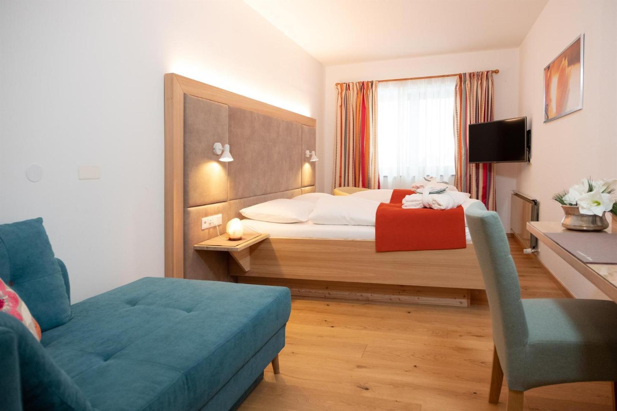 Double Room with Garden View - Photo 6