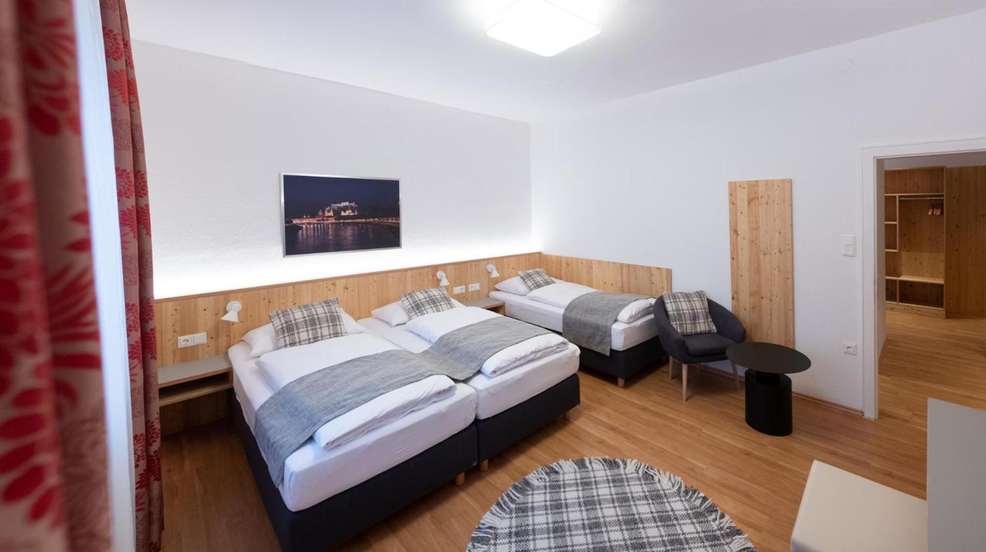 Apartment with Terrace - Photo 1