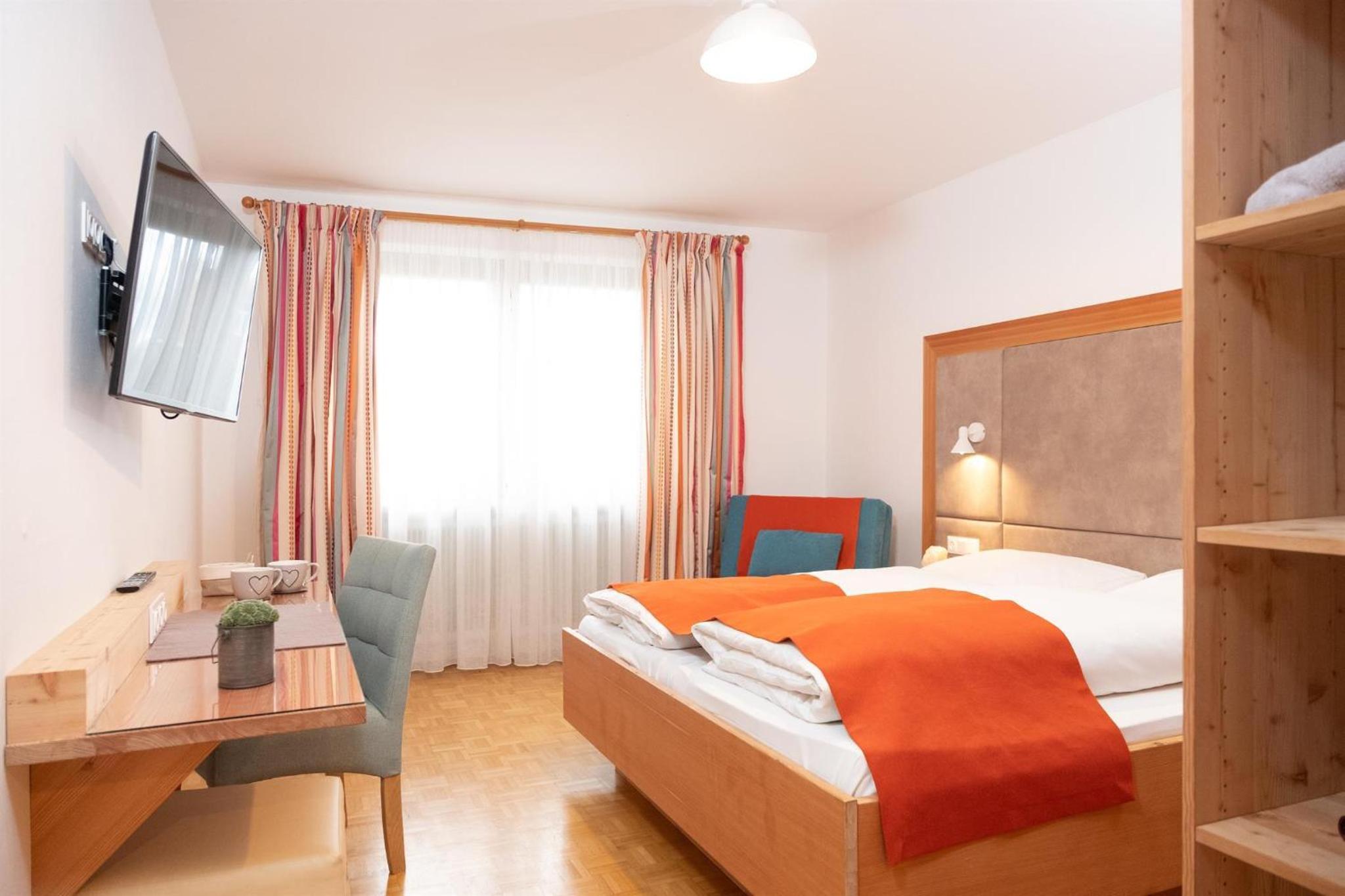 Double Room with Garden View - Photo 3