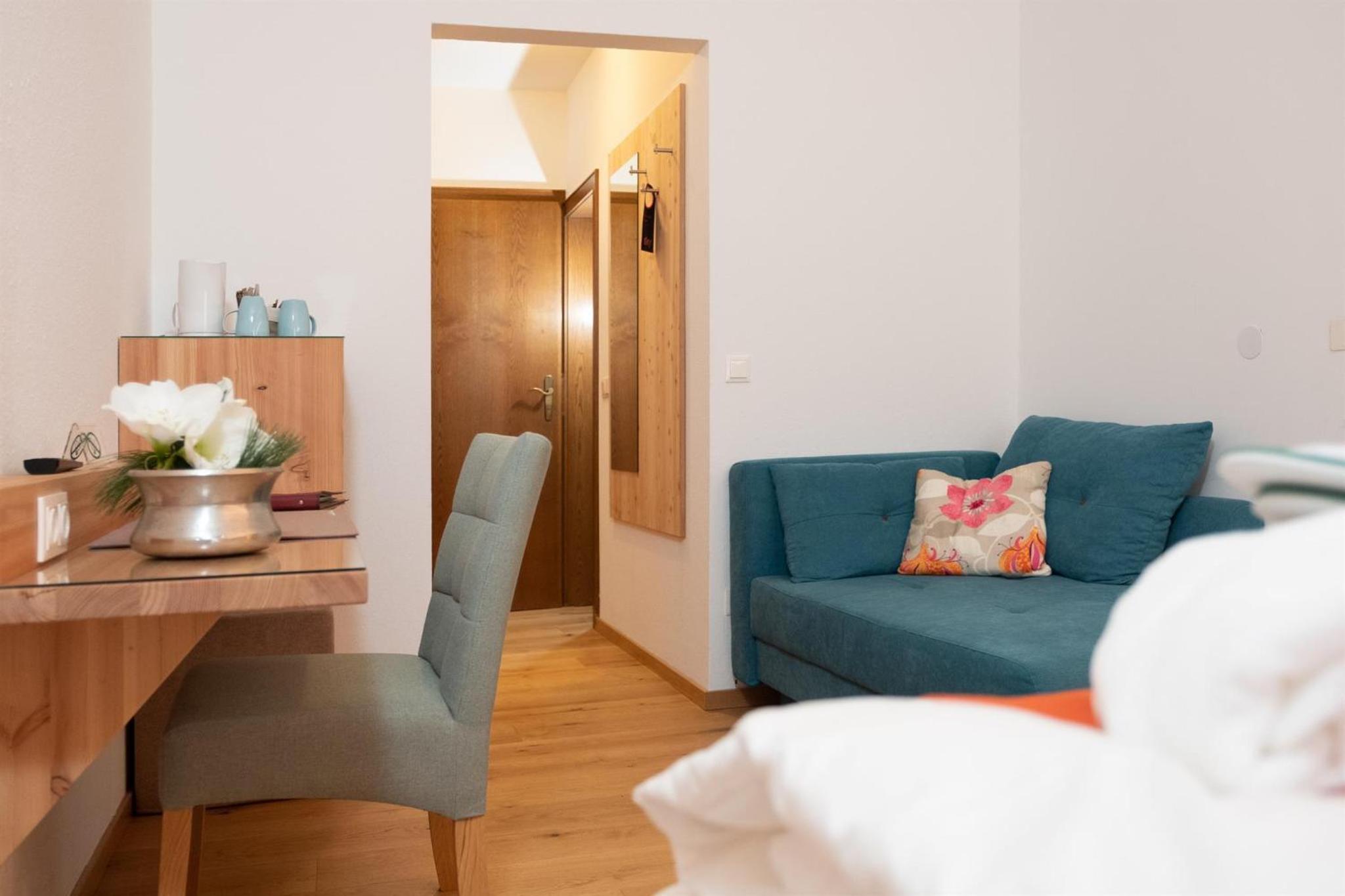 Double Room with Garden View - Photo 8