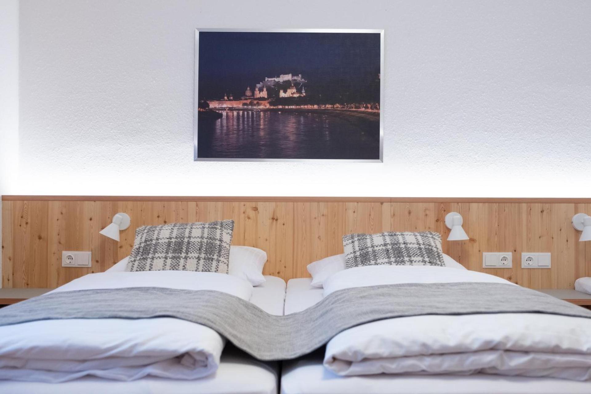 Apartment with Terrace - Photo 12