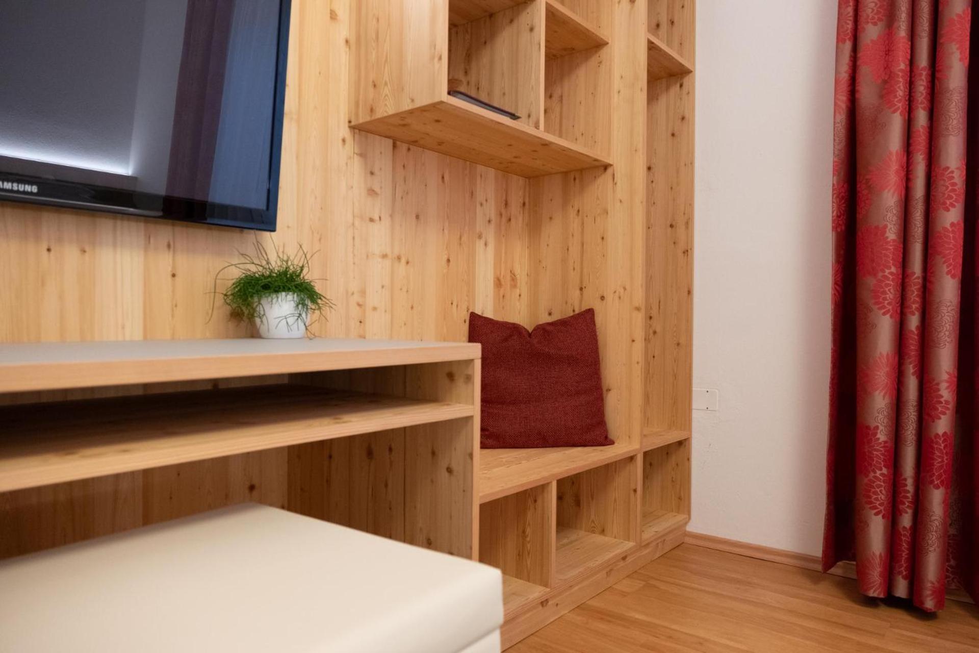 Apartment with Terrace - Photo 14