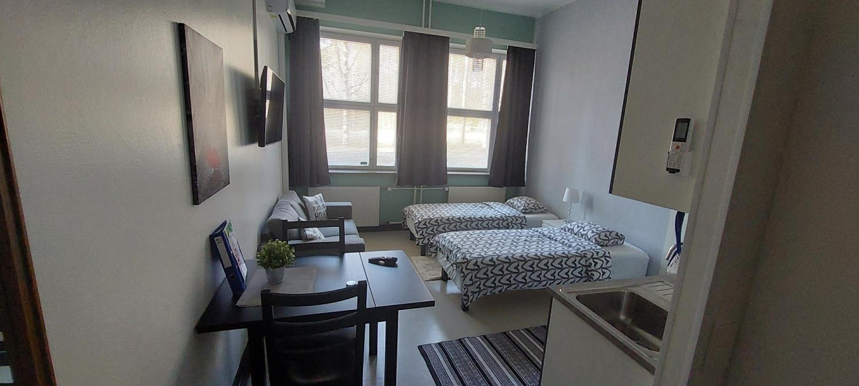 Twin Room - Photo 3