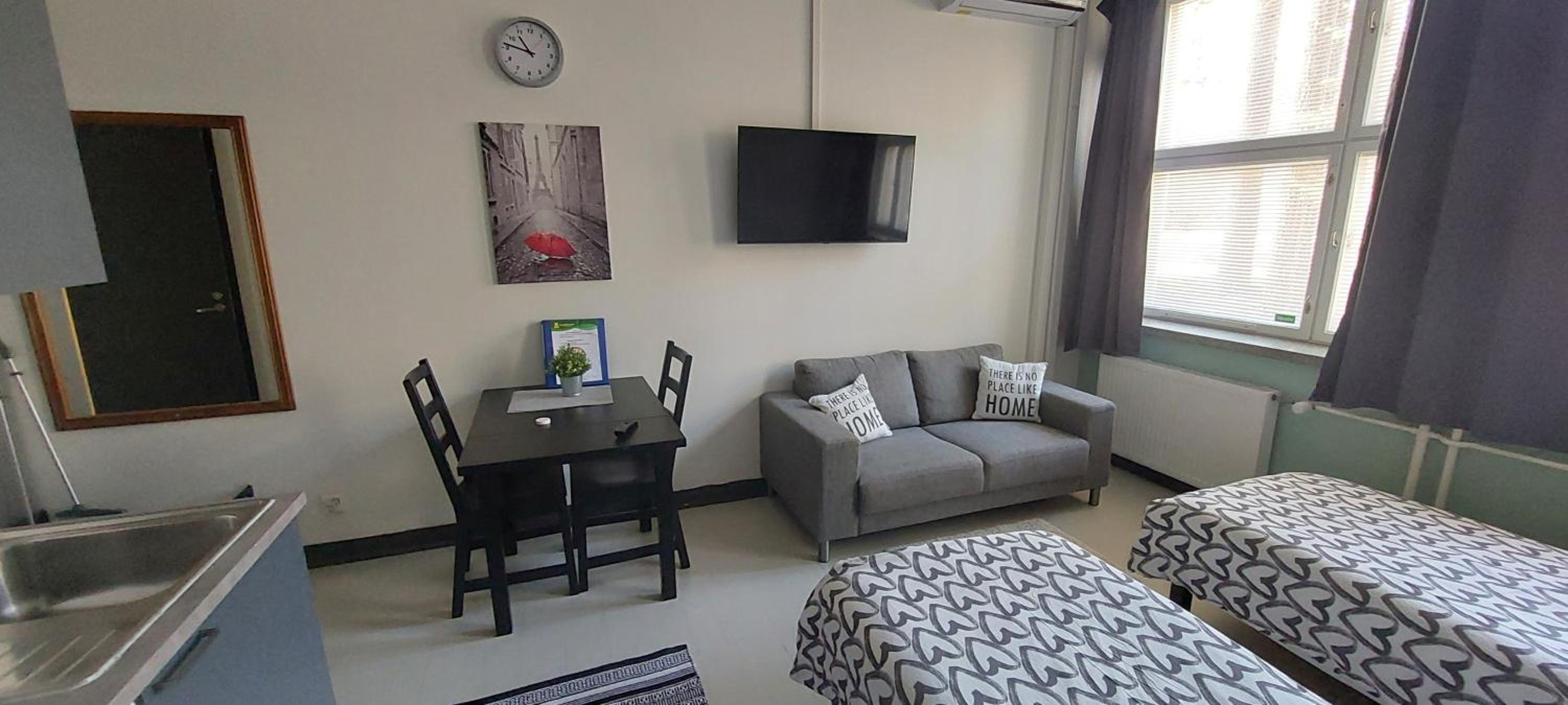 Twin Room - Photo 2