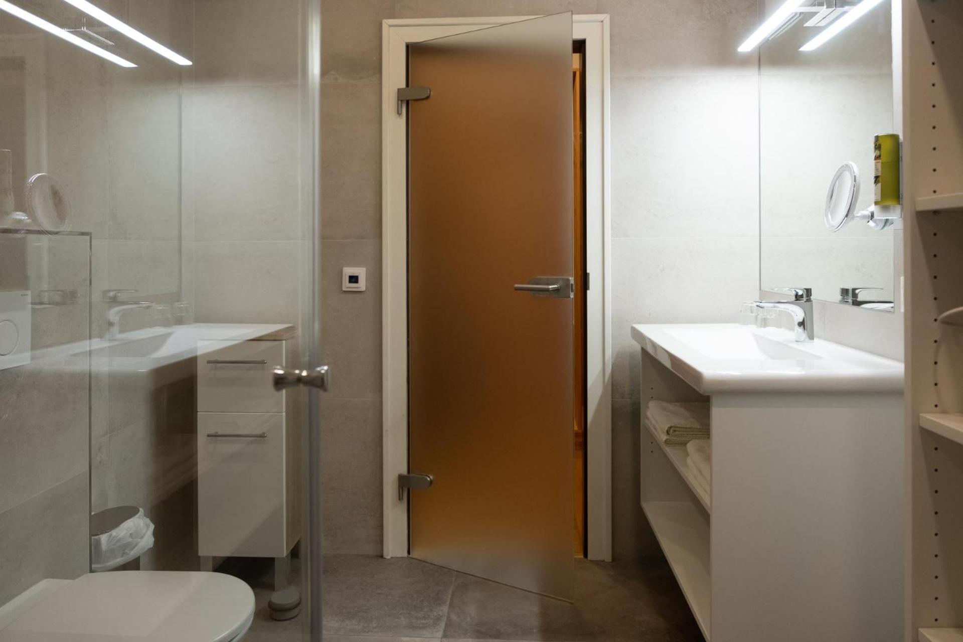 One-Bedroom Apartment - Photo 9