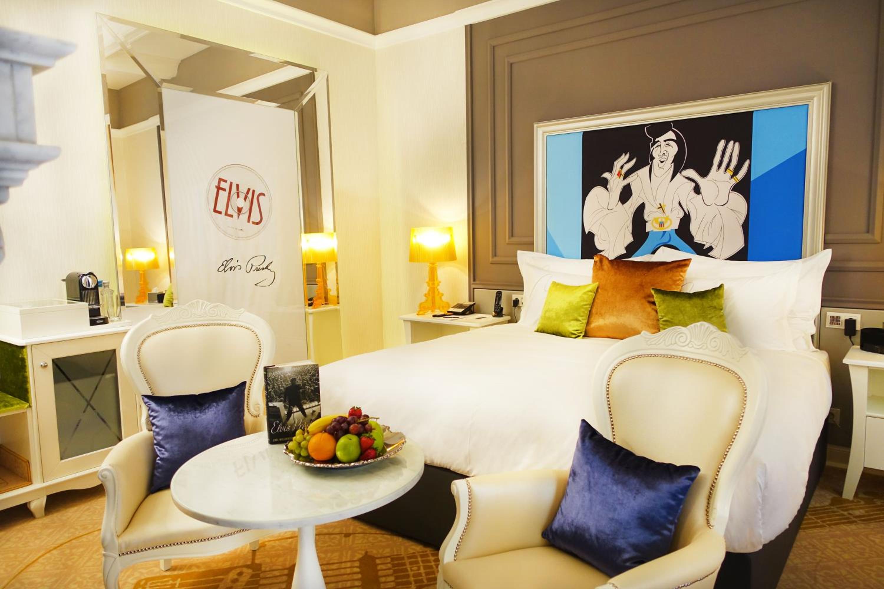 Luxury King Room with Music Garden View