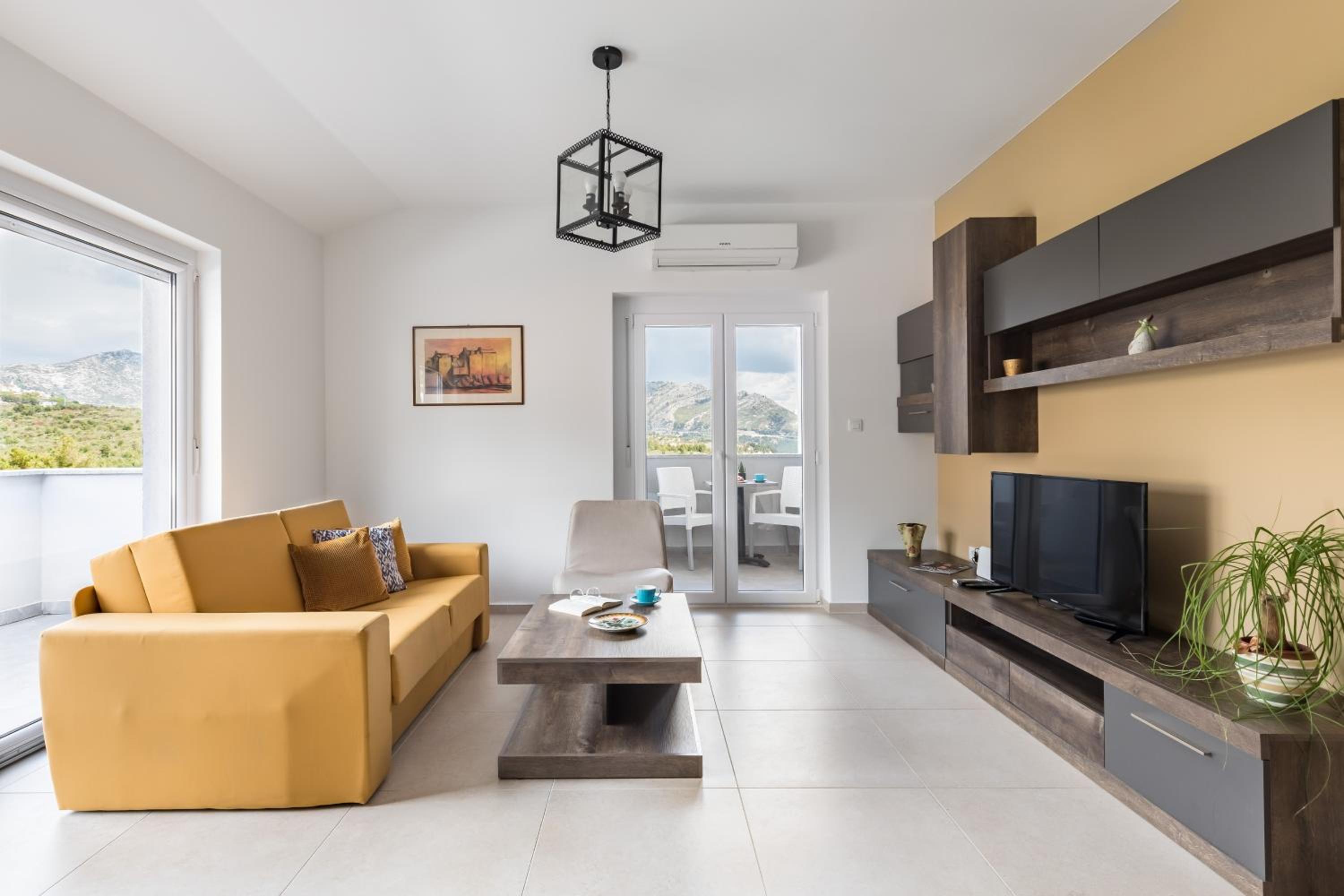 Deluxe Two Bedroom Apartment with Balcony