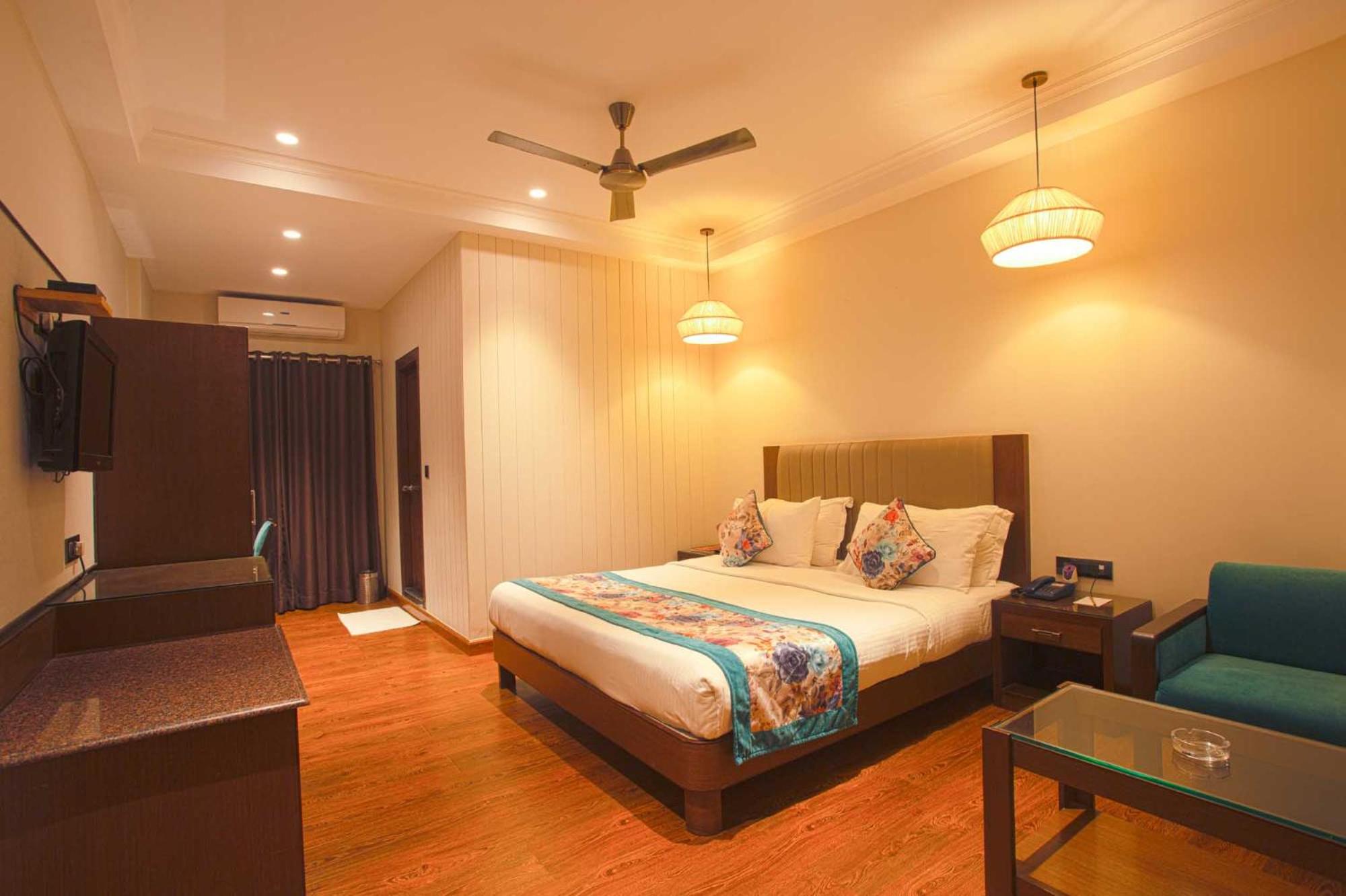 Deluxe Double or Twin Room photo 3