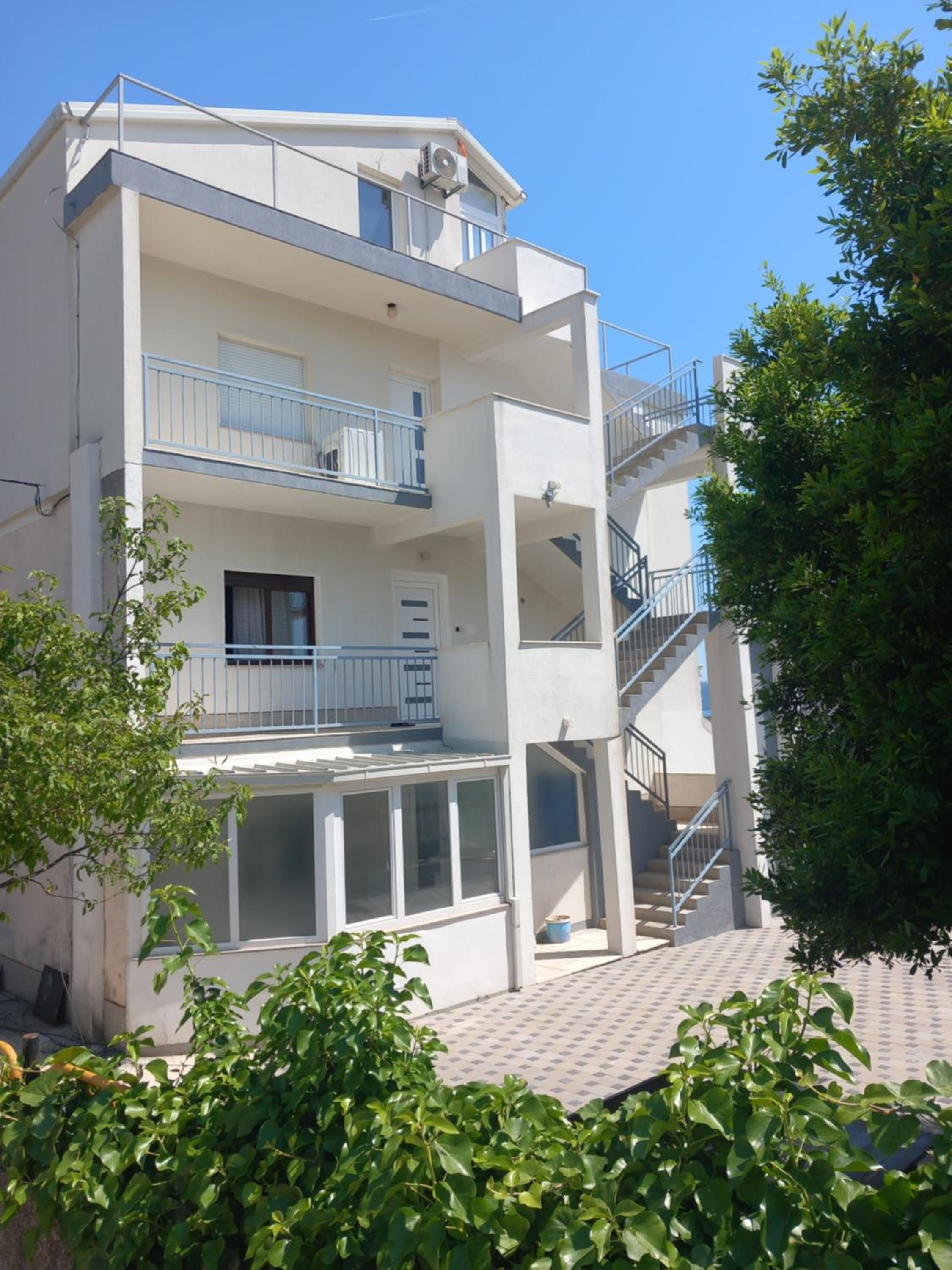 Three-Bedroom Apartment - Photo 20