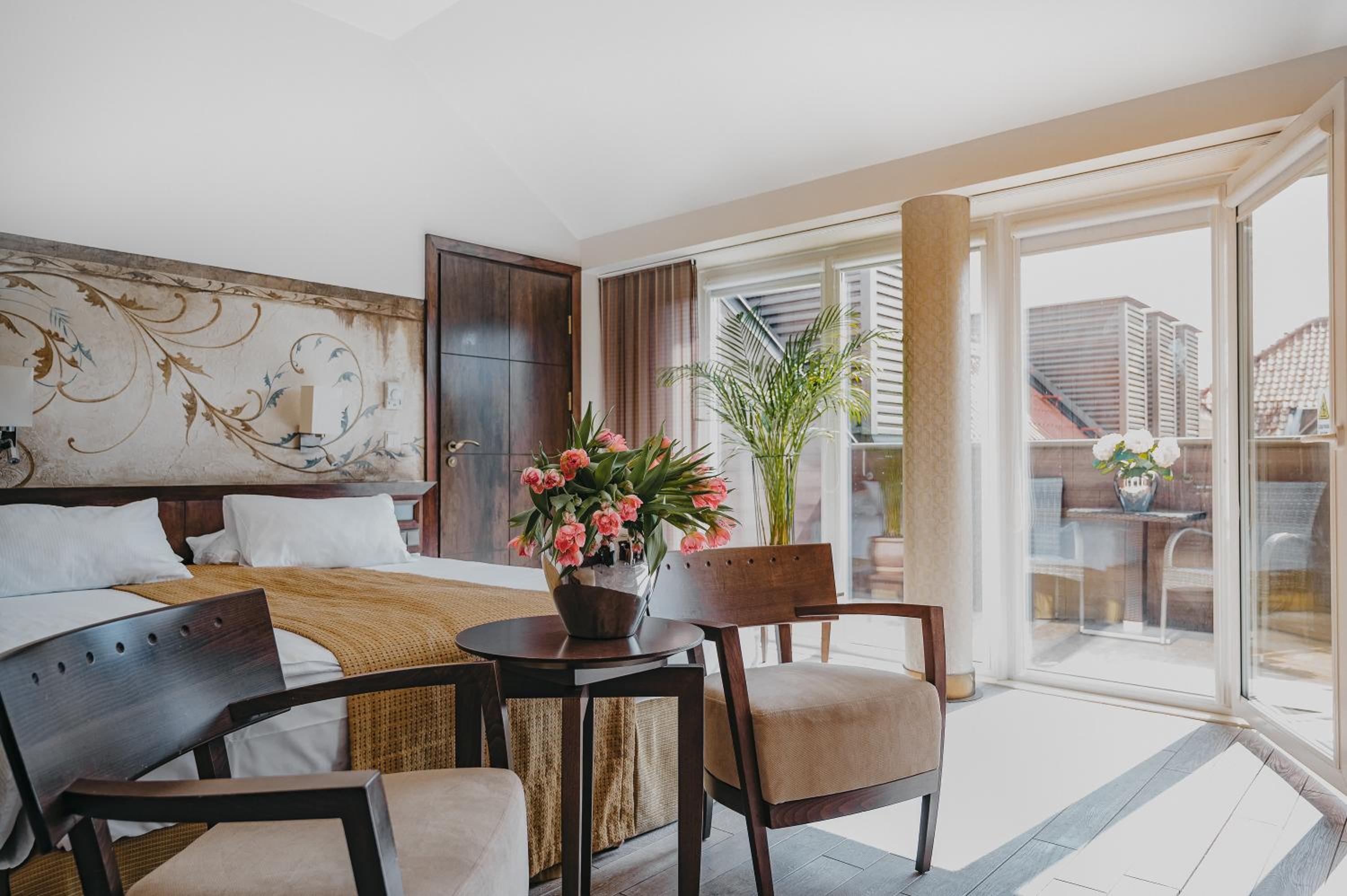 Standard King Room - Photo 1