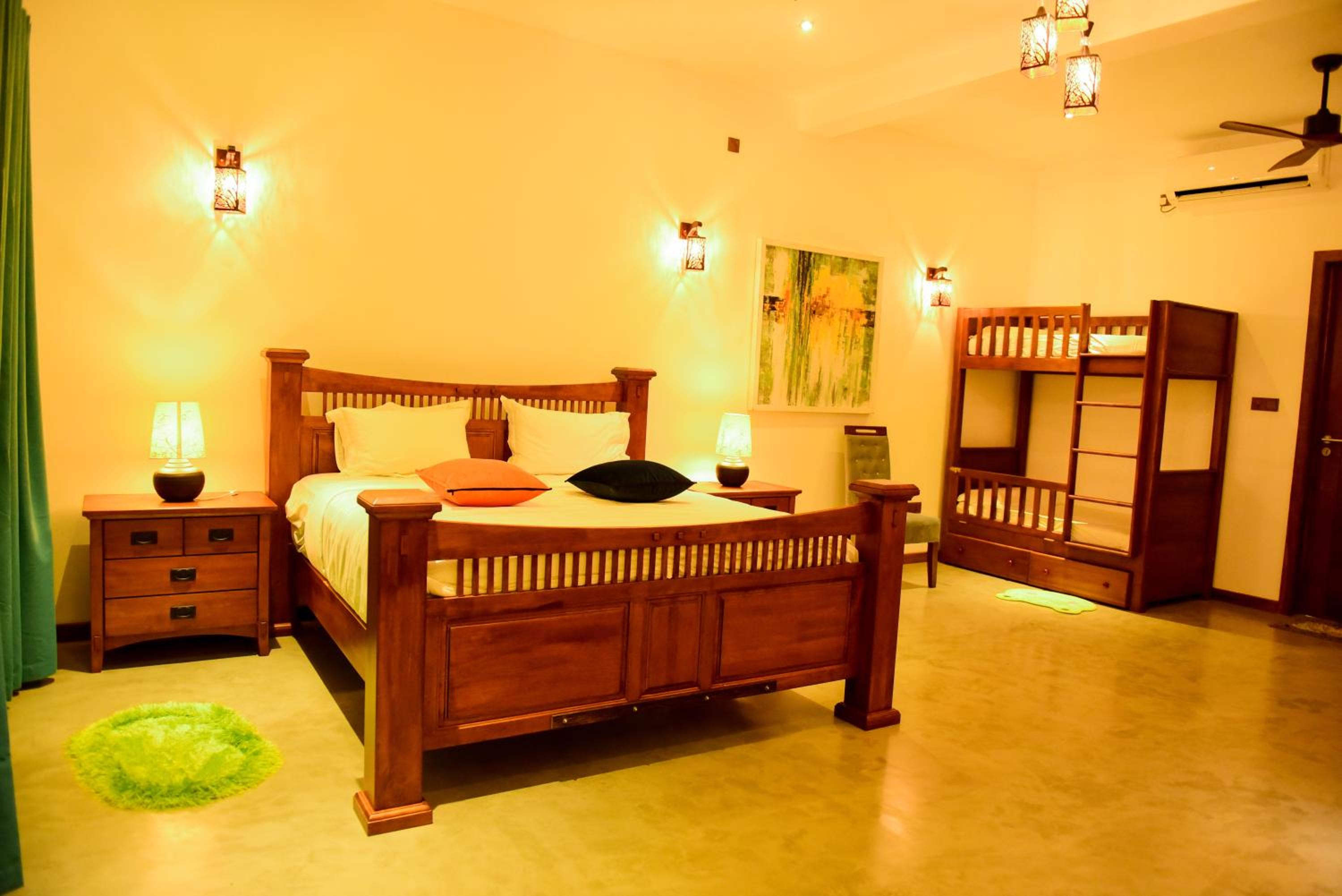 Deluxe Family Room - Photo 1