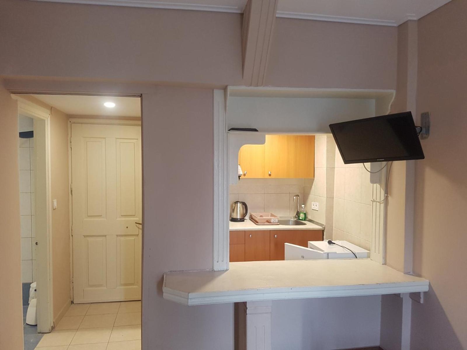 One-Bedroom Apartment - Photo 7