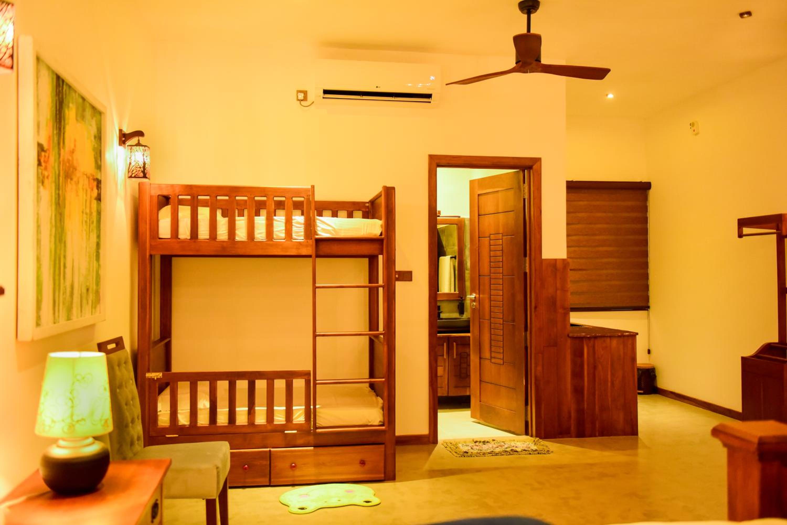 Deluxe Family Room - Photo 48