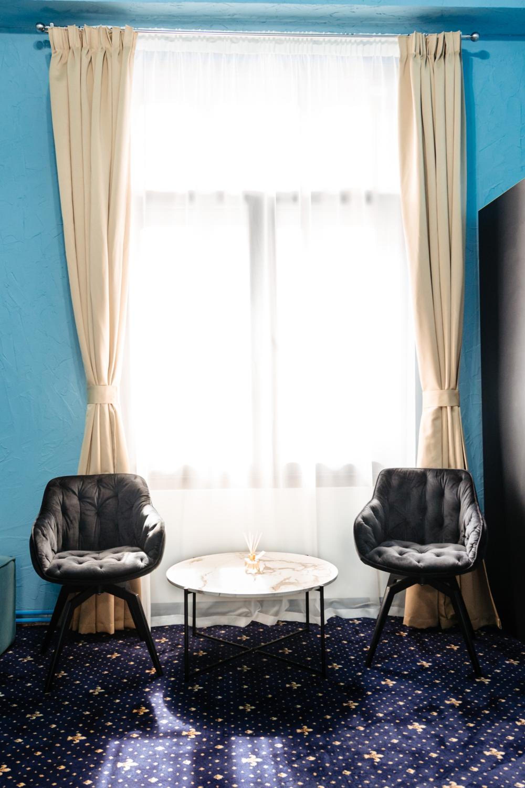 Deluxe Suite - Photo 25