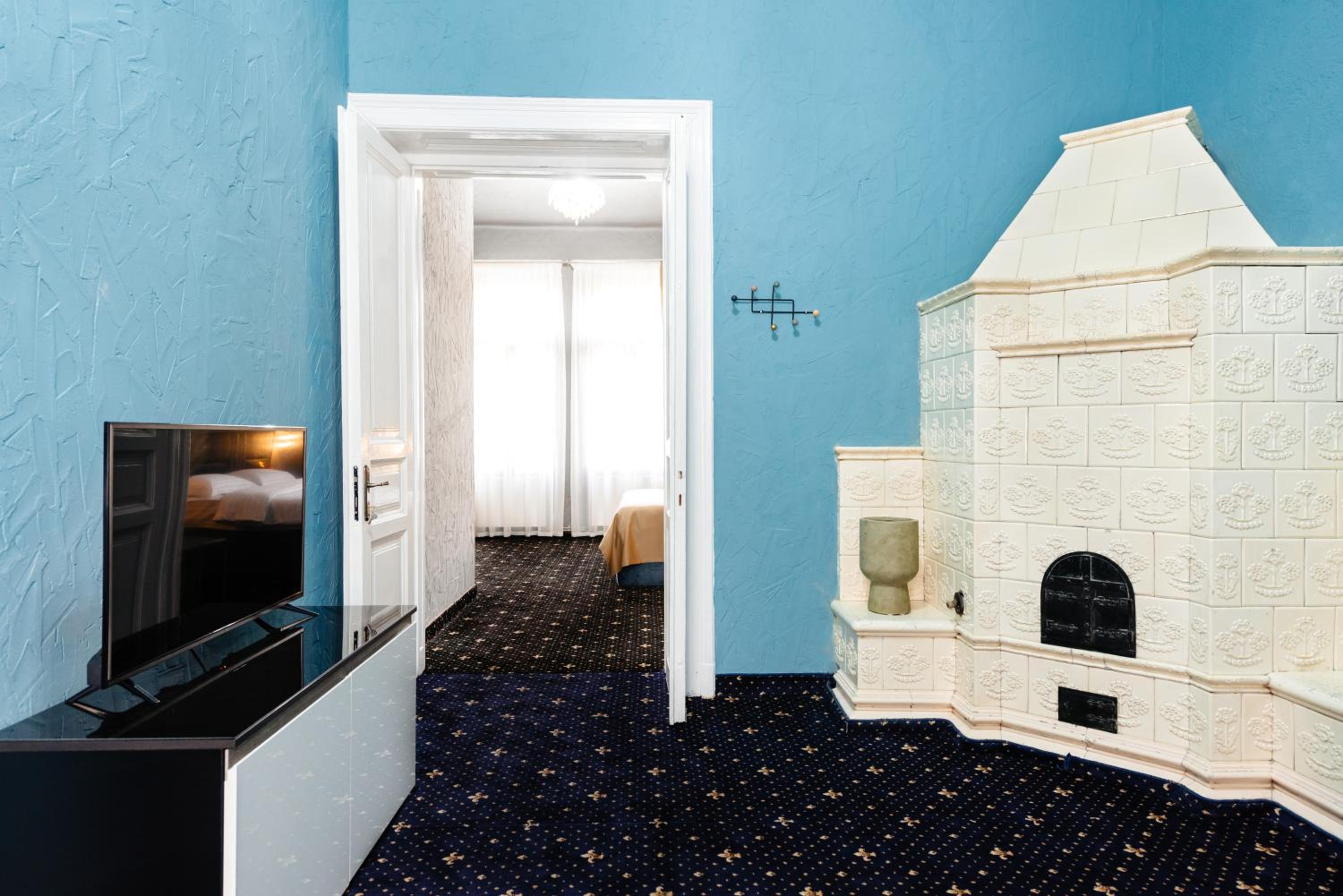 Deluxe Suite - Photo 16