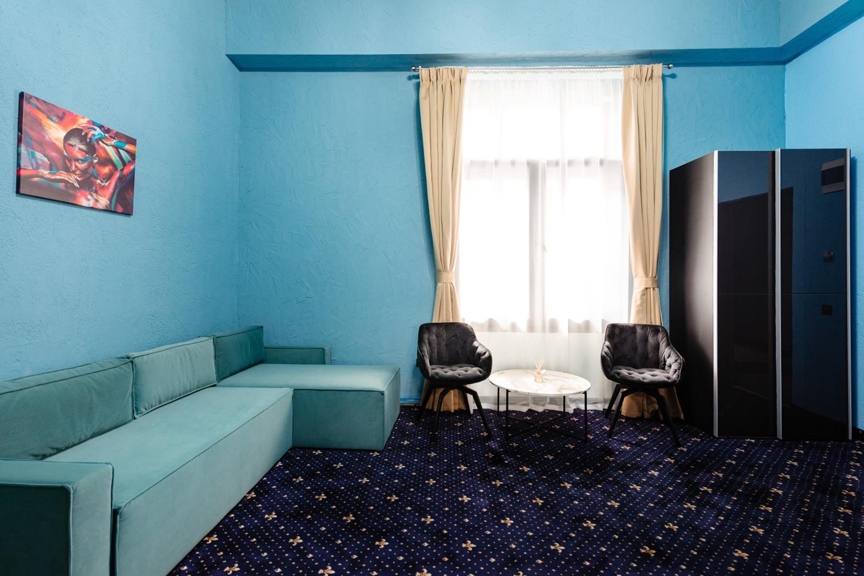 Deluxe Suite - Photo 9