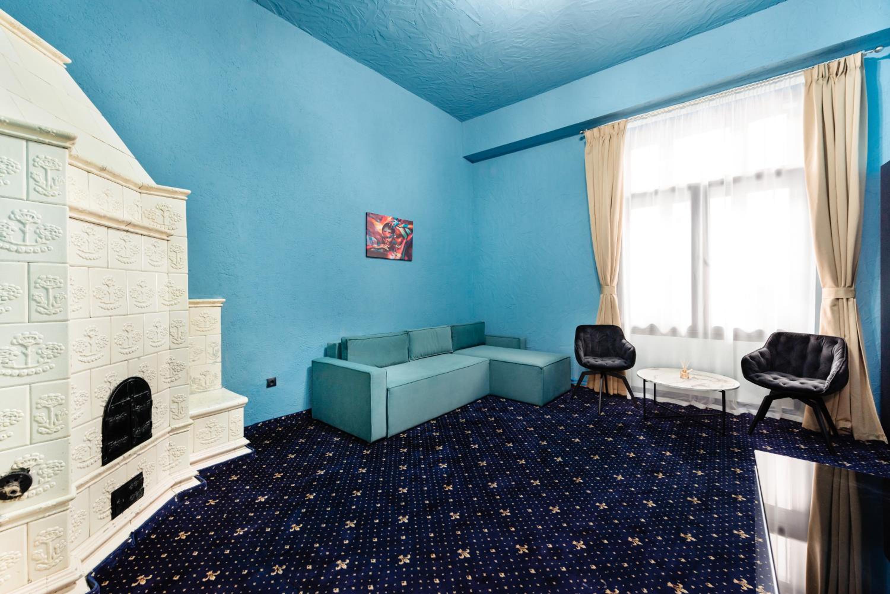 Deluxe Suite - Photo 8