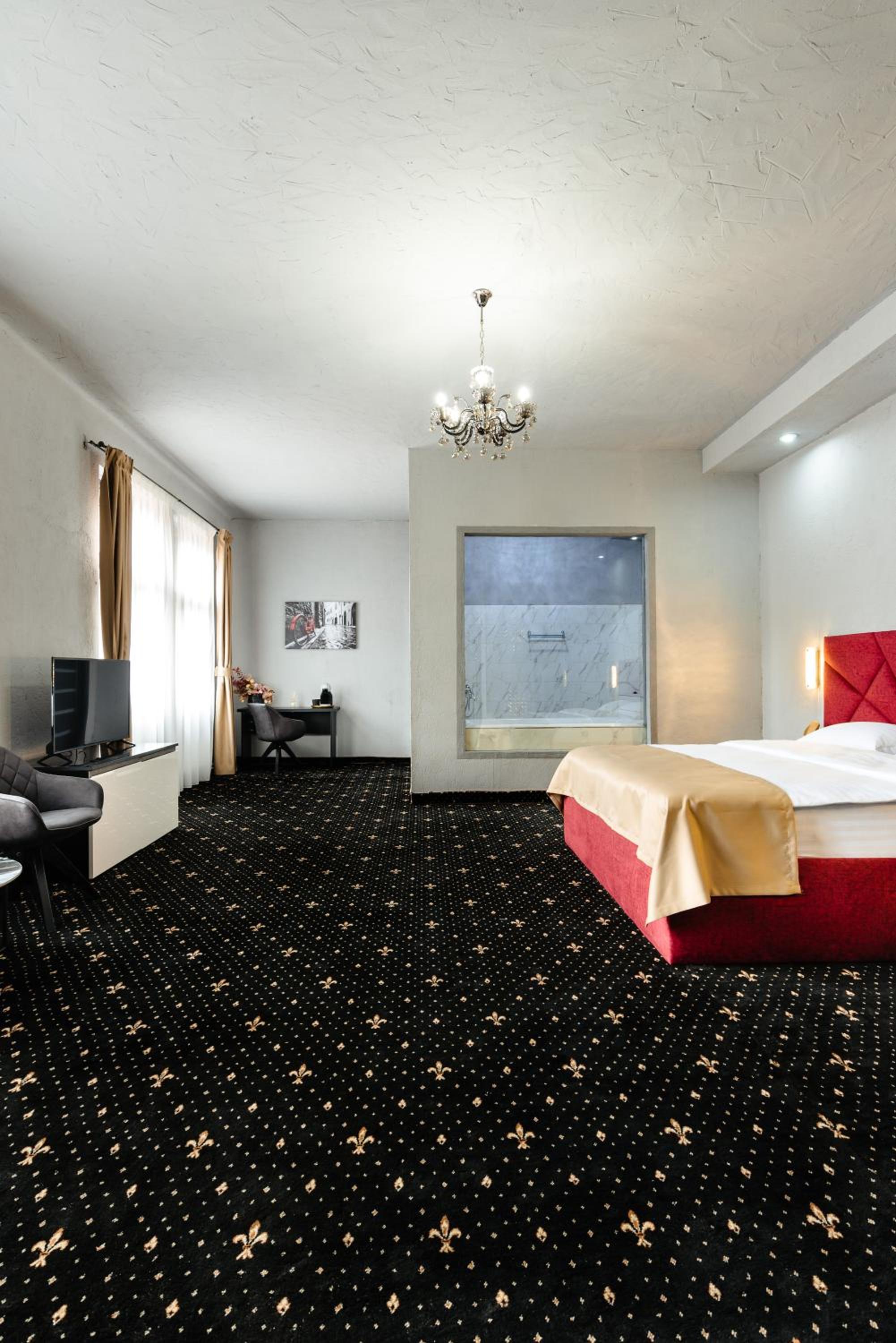 Deluxe Double Room - Photo 12