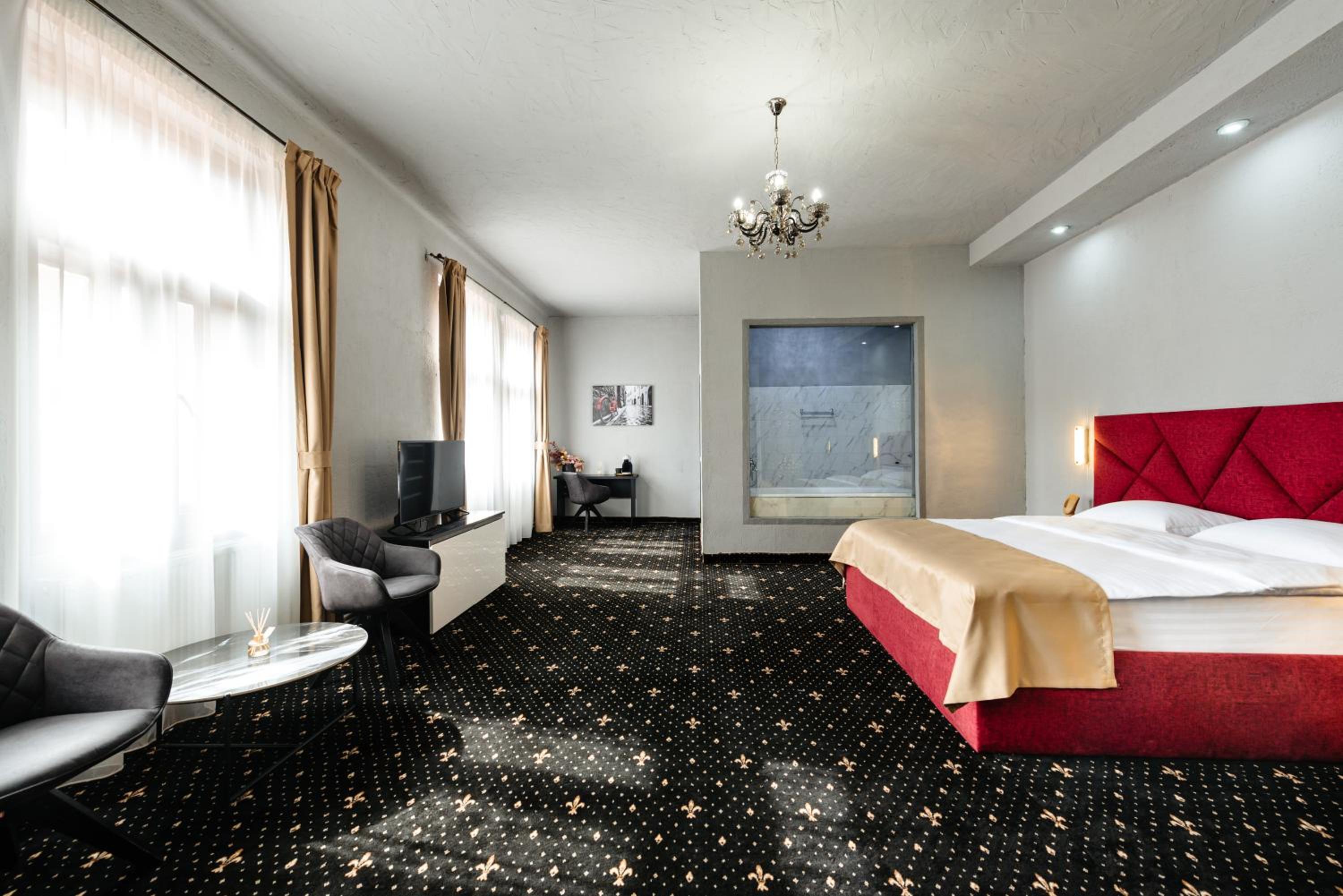 Deluxe Double Room - Photo 18