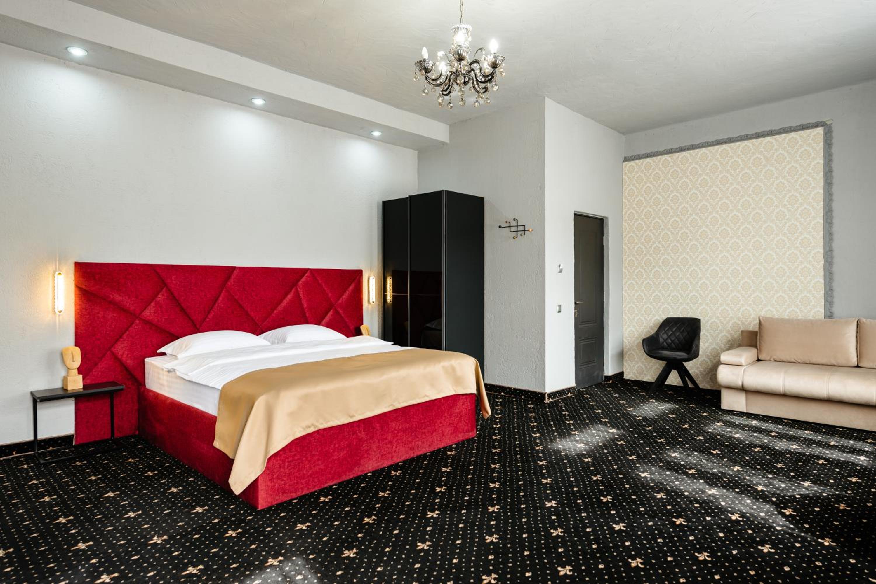 Deluxe Double Room - Photo 20