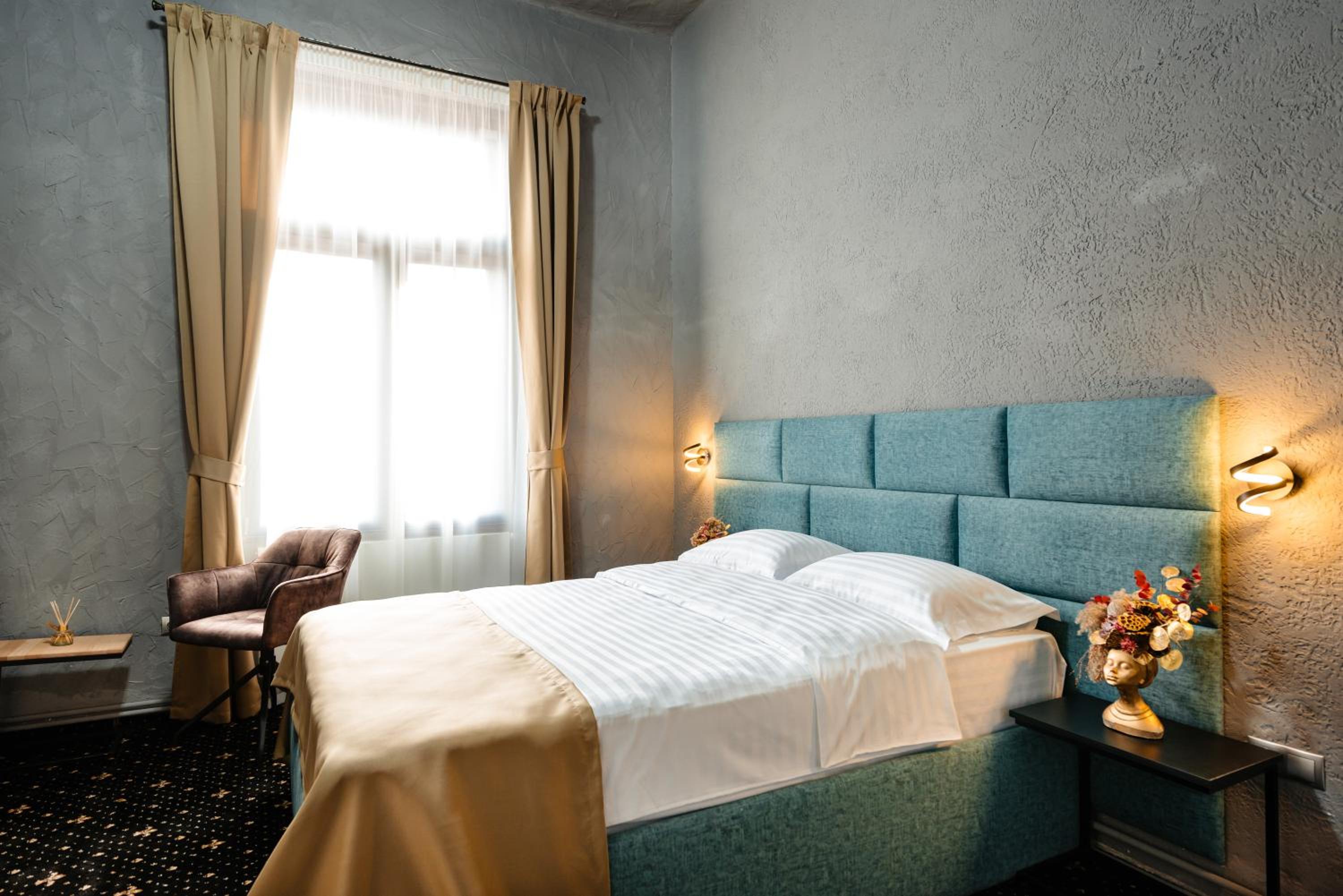 Double Room - Photo 7