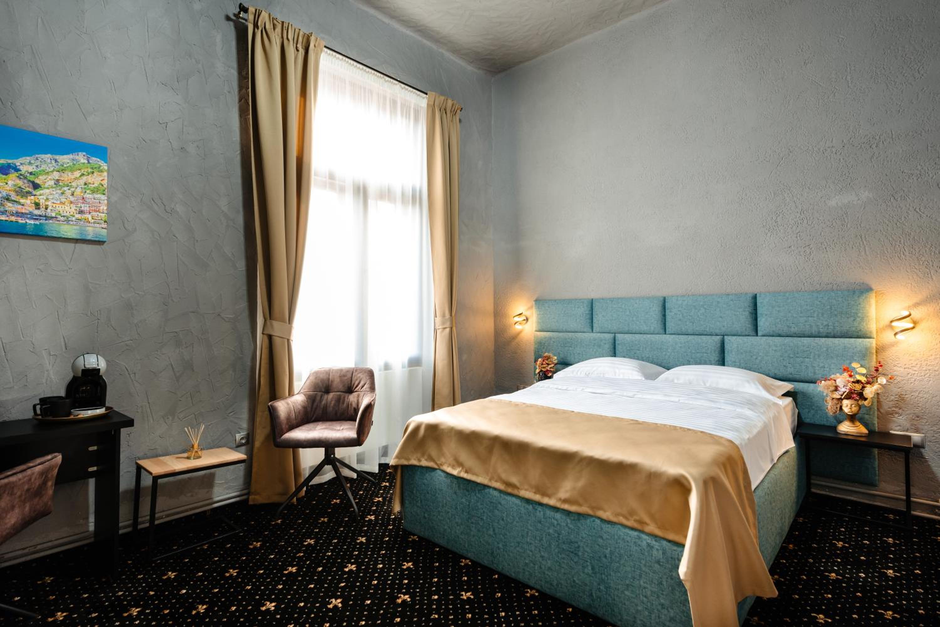 Double Room - Photo 13