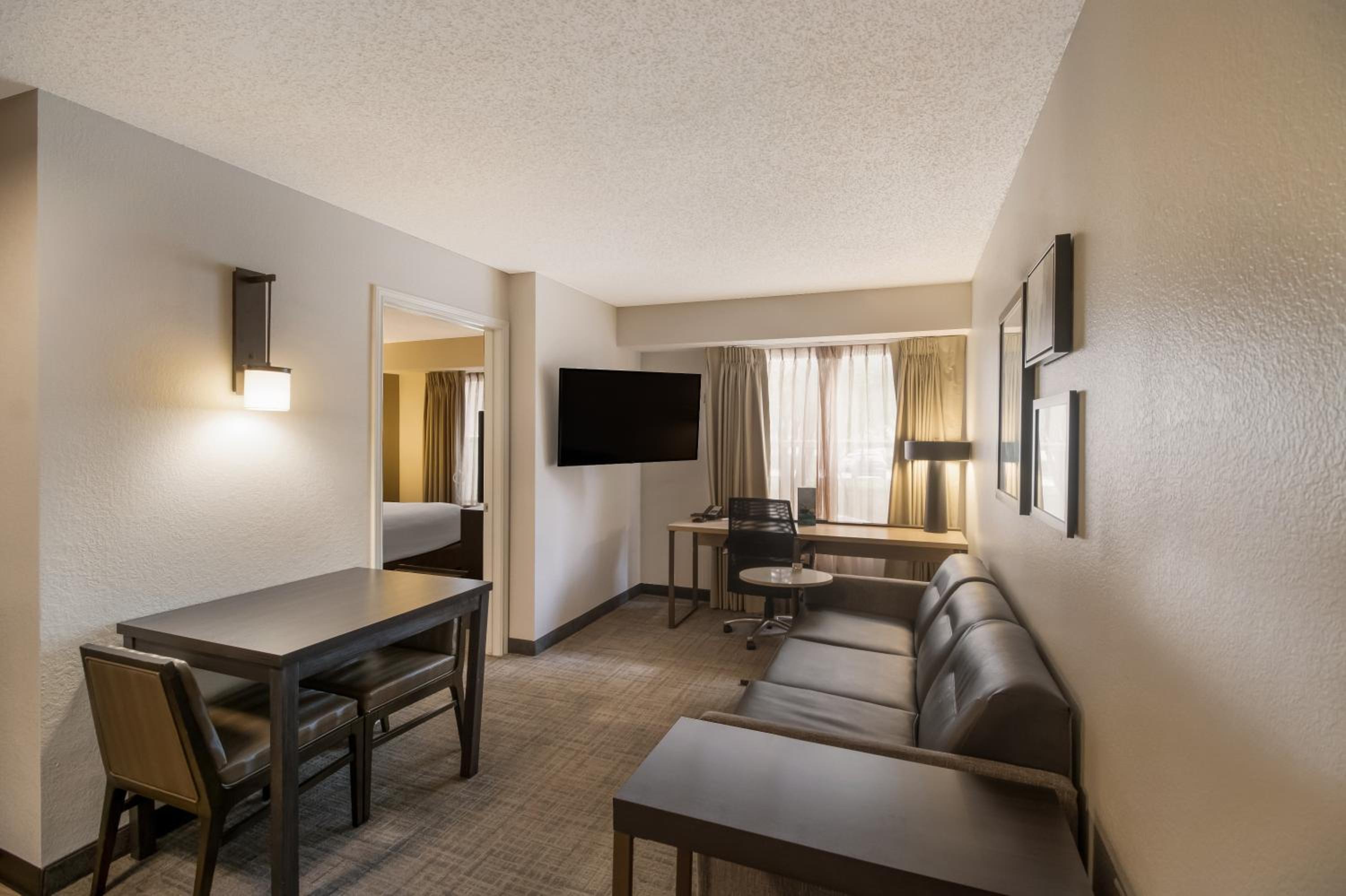 One-Bedroom Suite - Photo 1