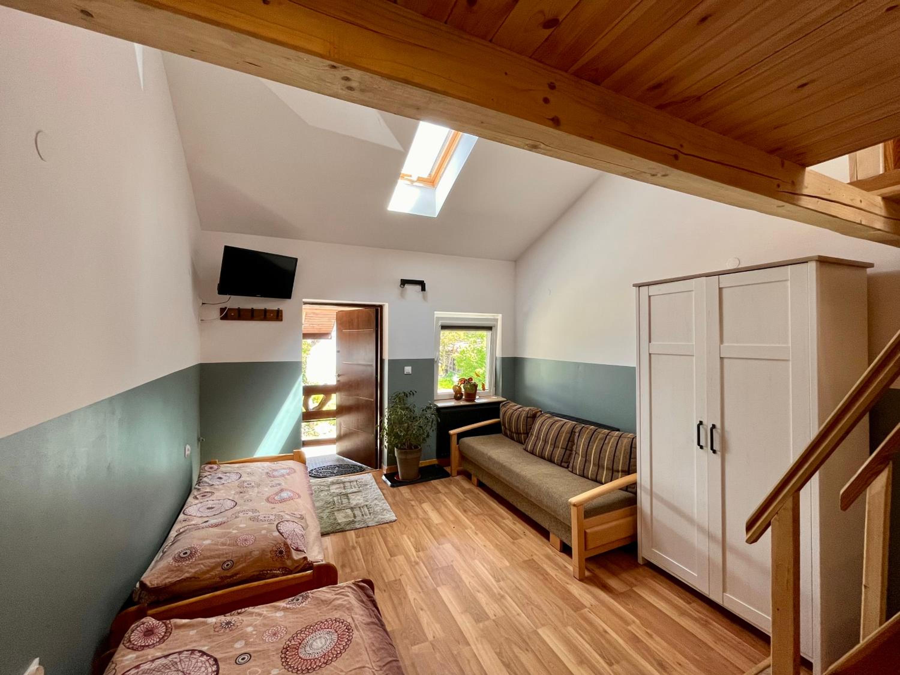 Family Studio - Photo 1