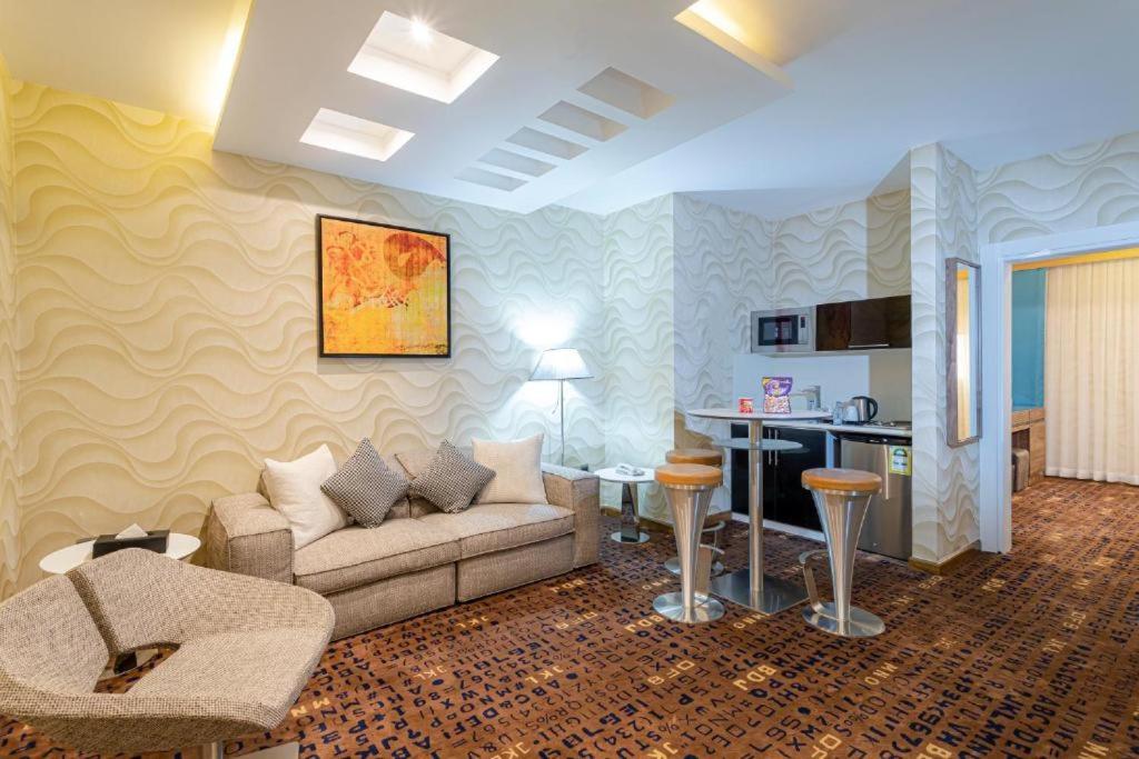 One-Bedroom Suite