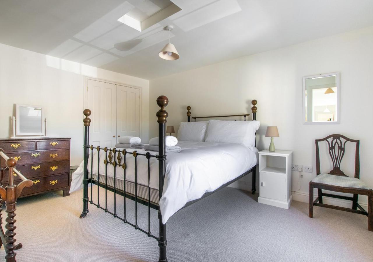 Four-Bedroom House photo 2