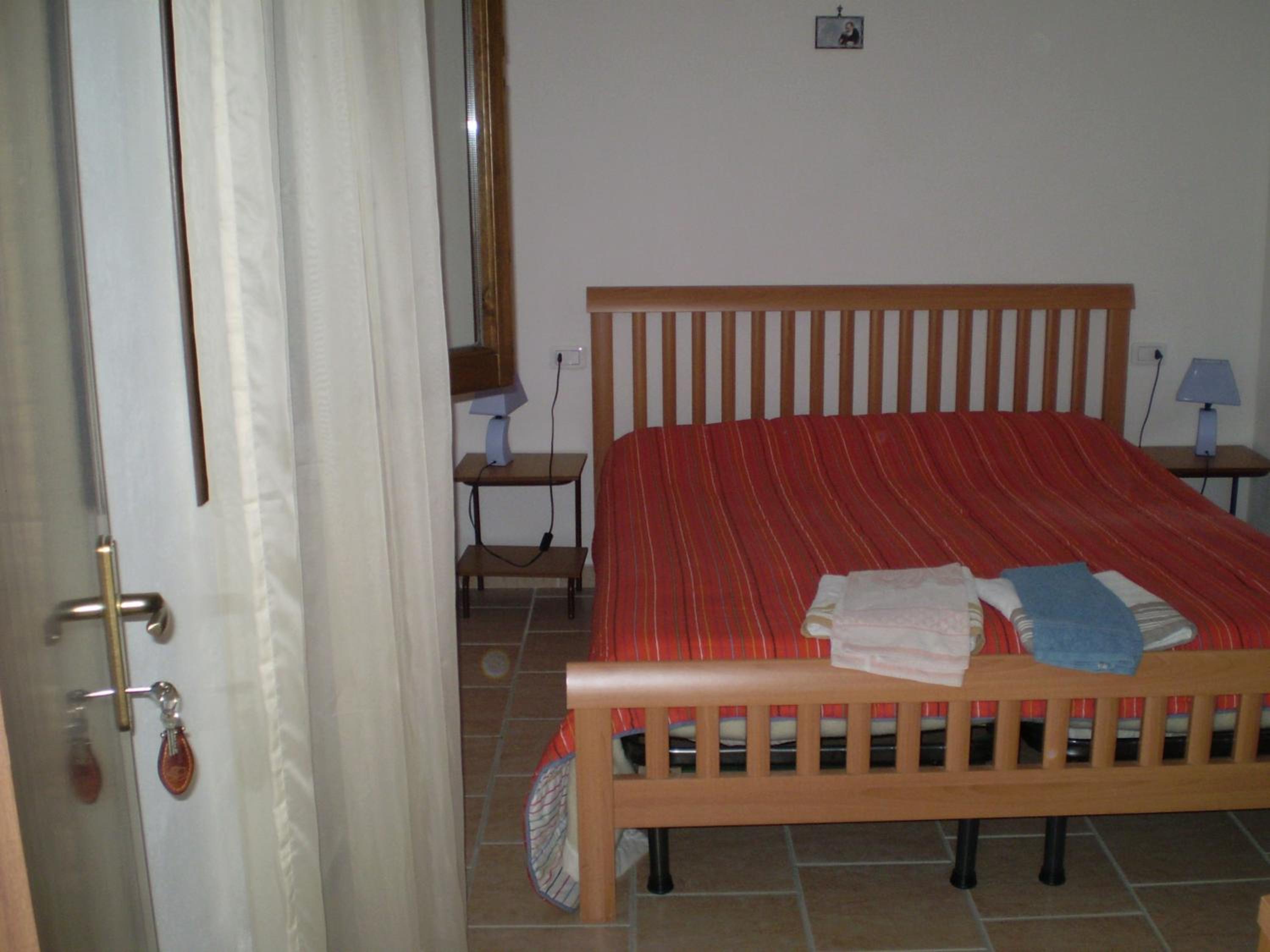 Single Room with Private Bathroom photo 3