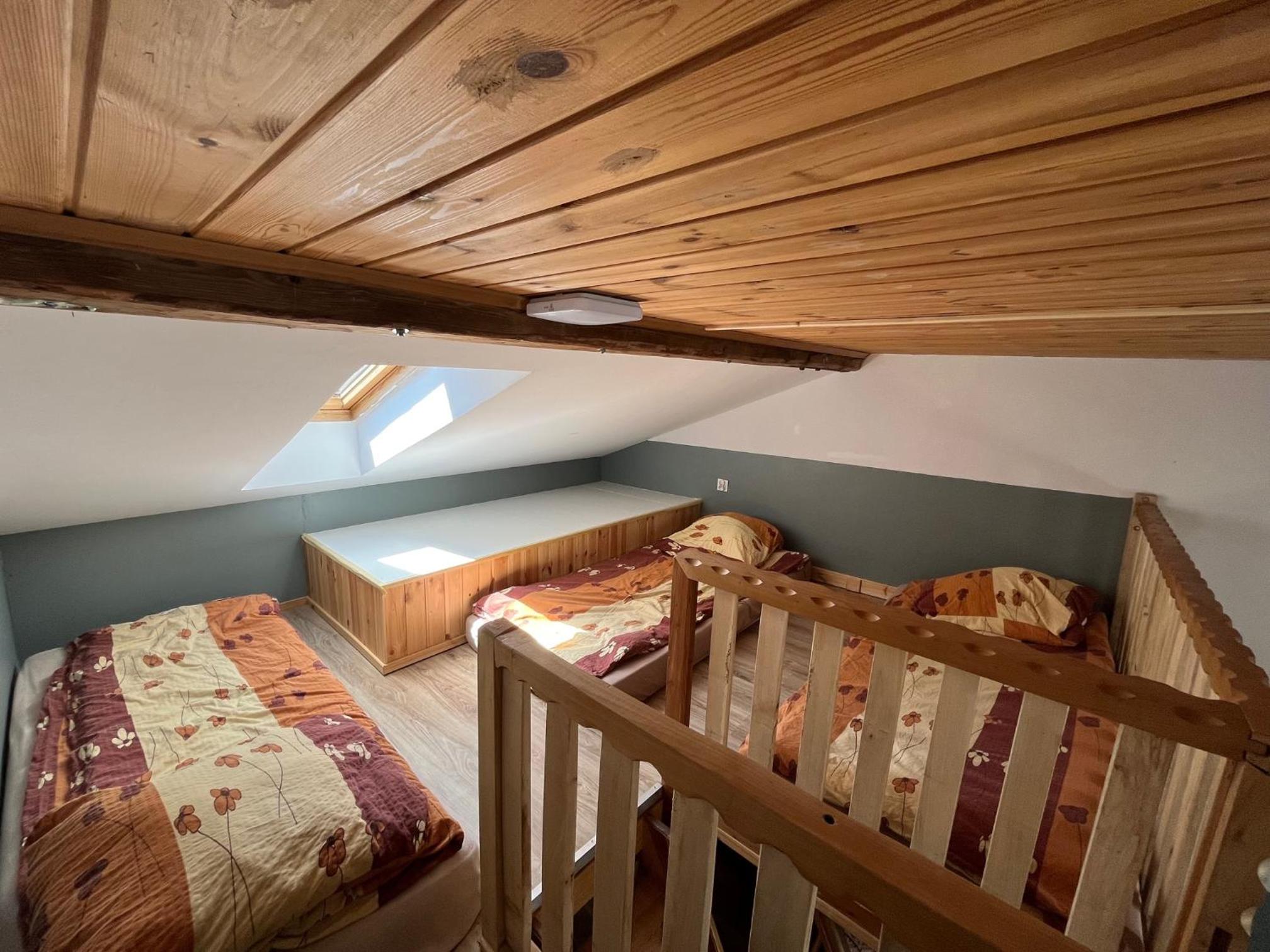 Family Studio - Photo 4