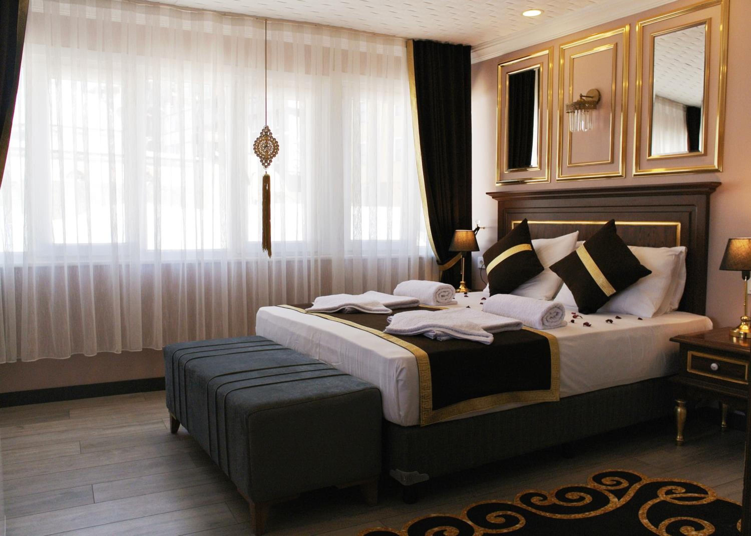 Junior Suite with Balcony photo 2