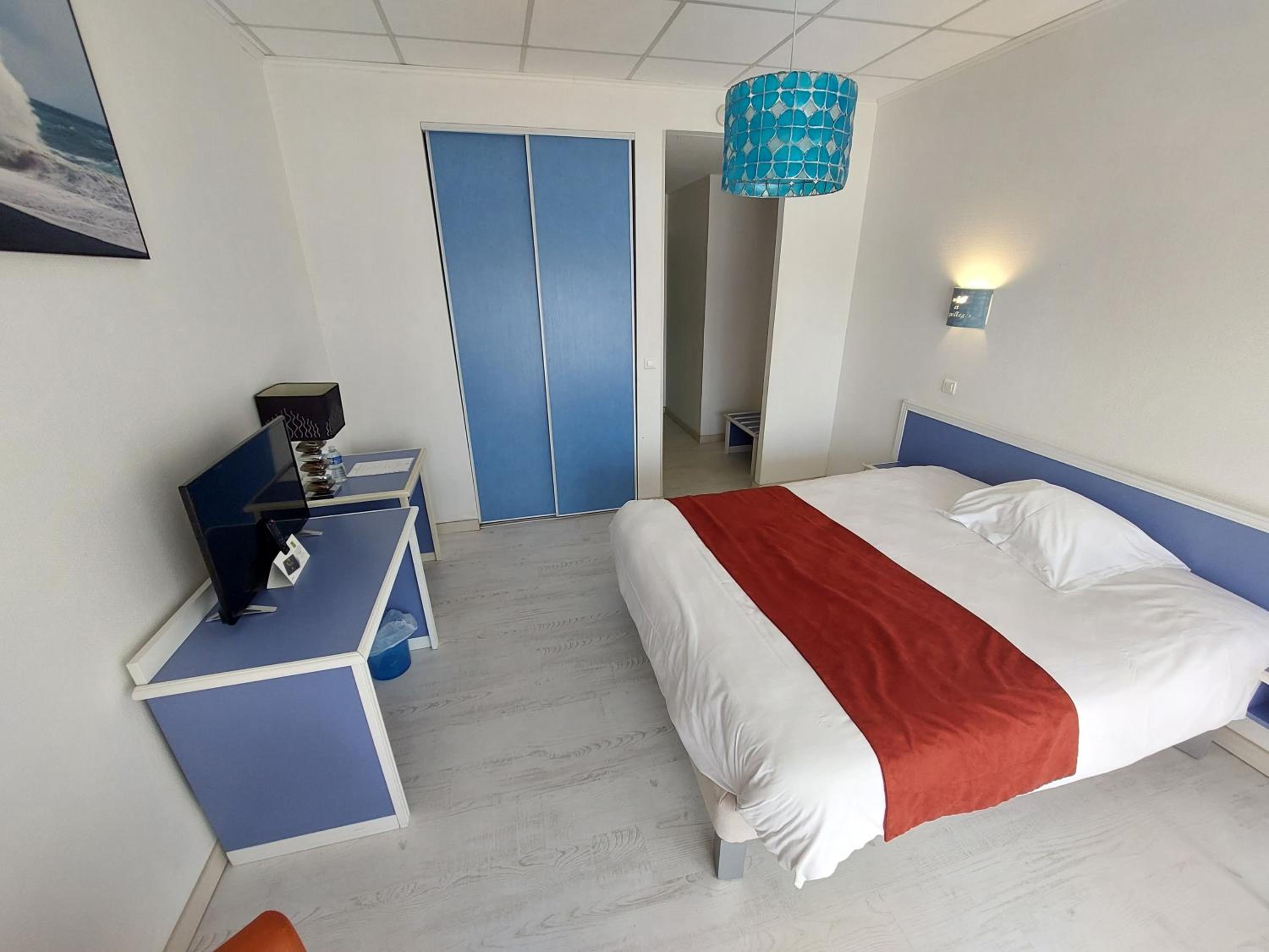 Double Room - Photo 14