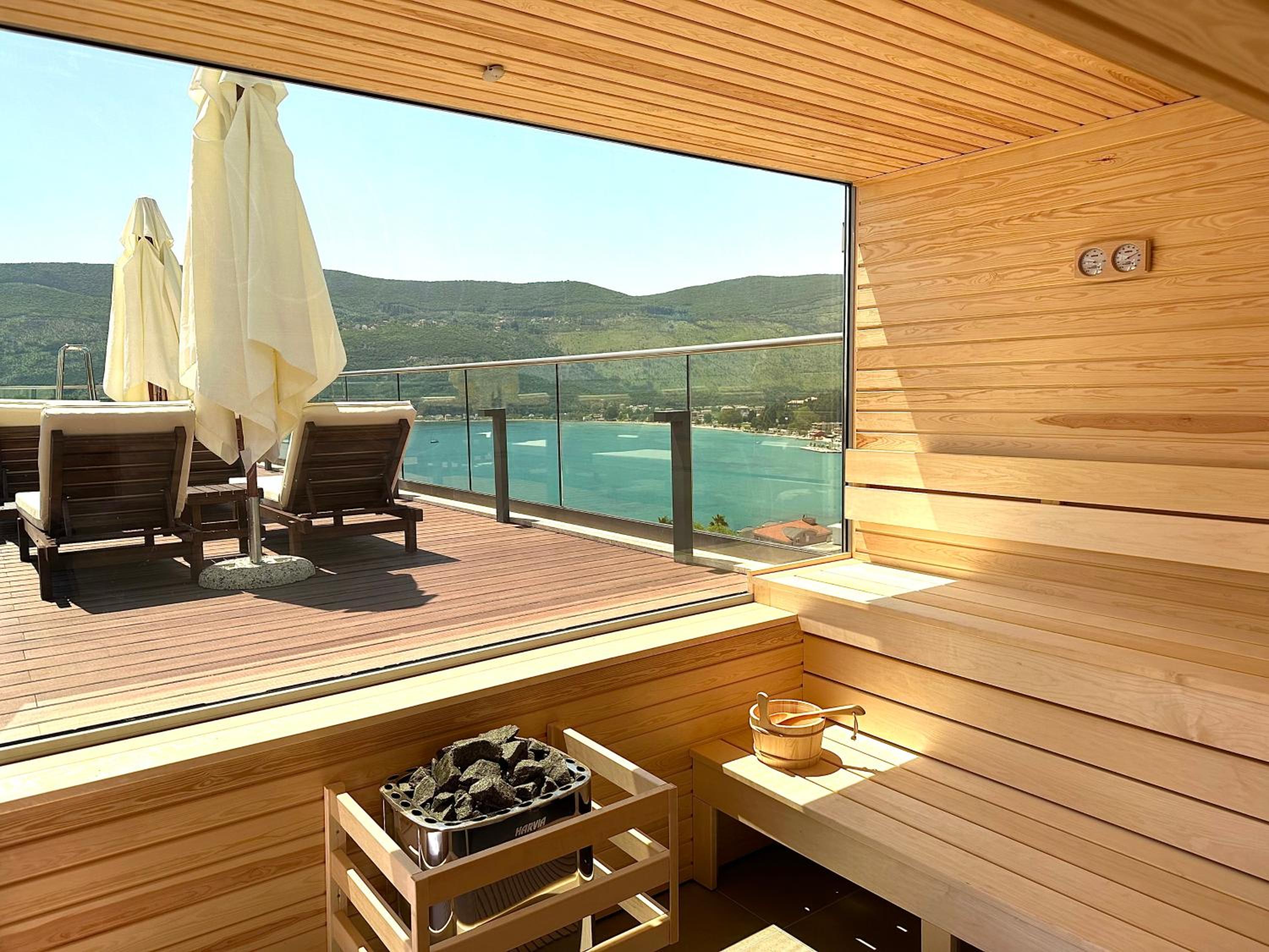 Deluxe Suite - Photo 16