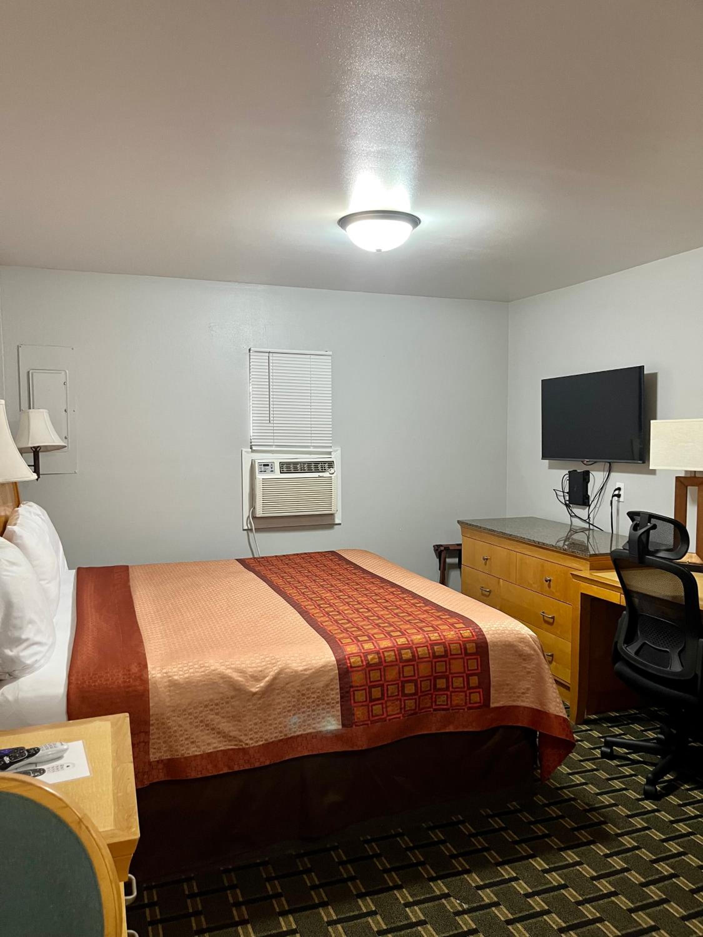 Queen Room photo 3