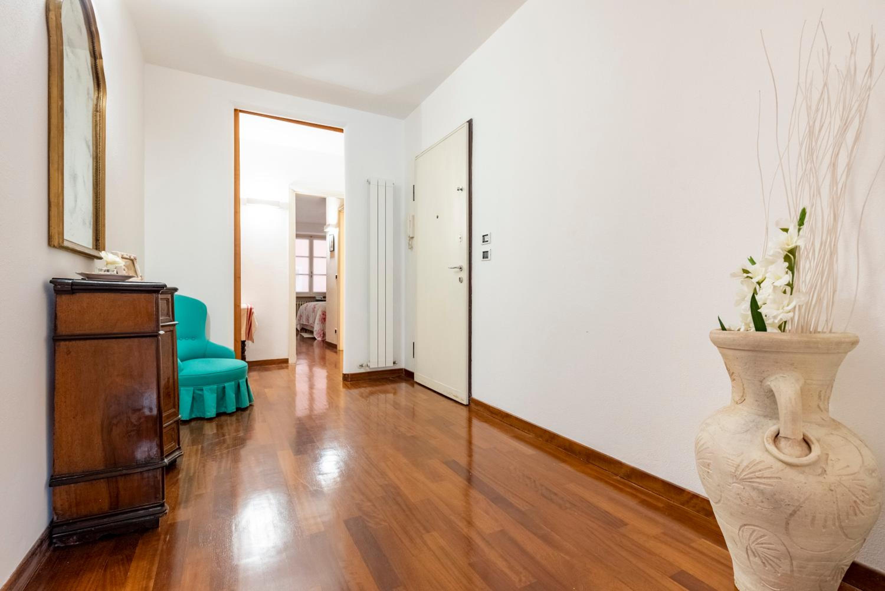 Apartment photo 1