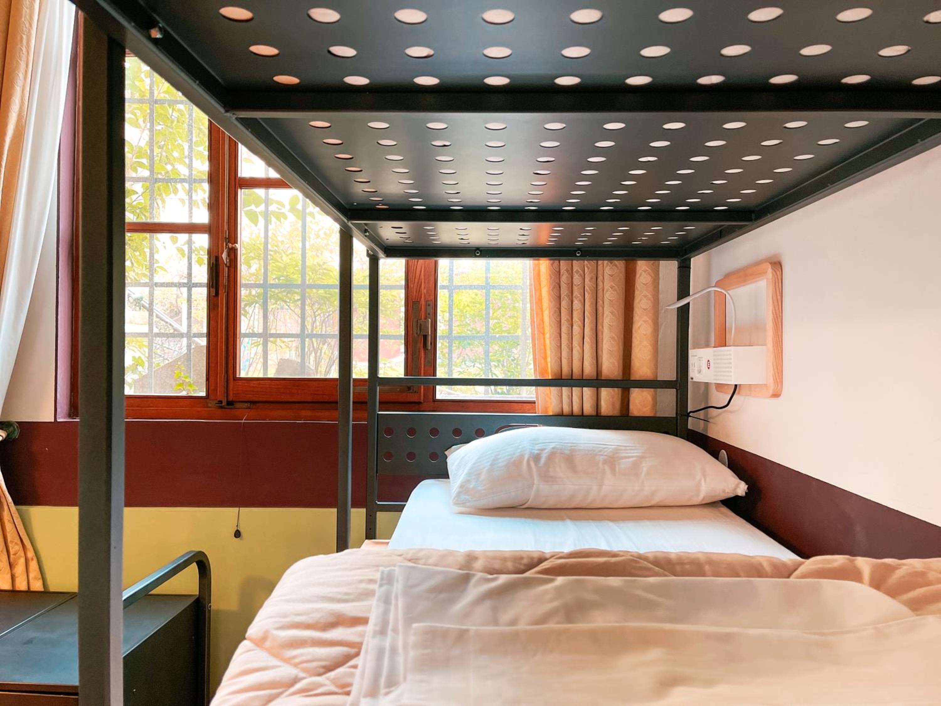 Mixed Dormitory Room photo 2