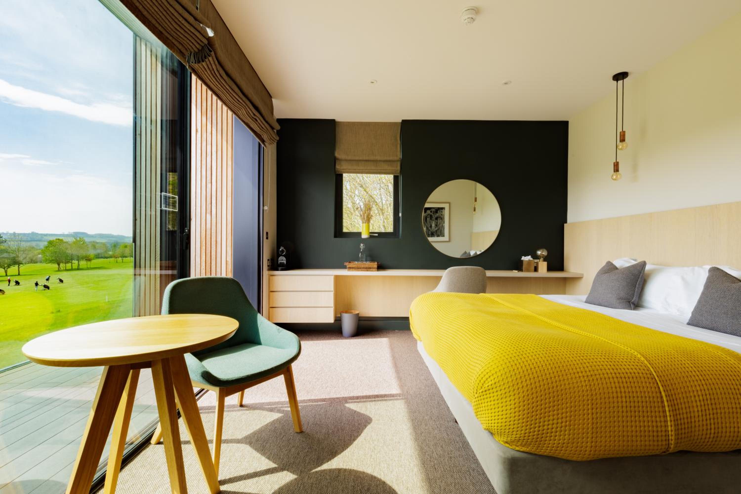 Superior Room with Balcony  - Photo 1