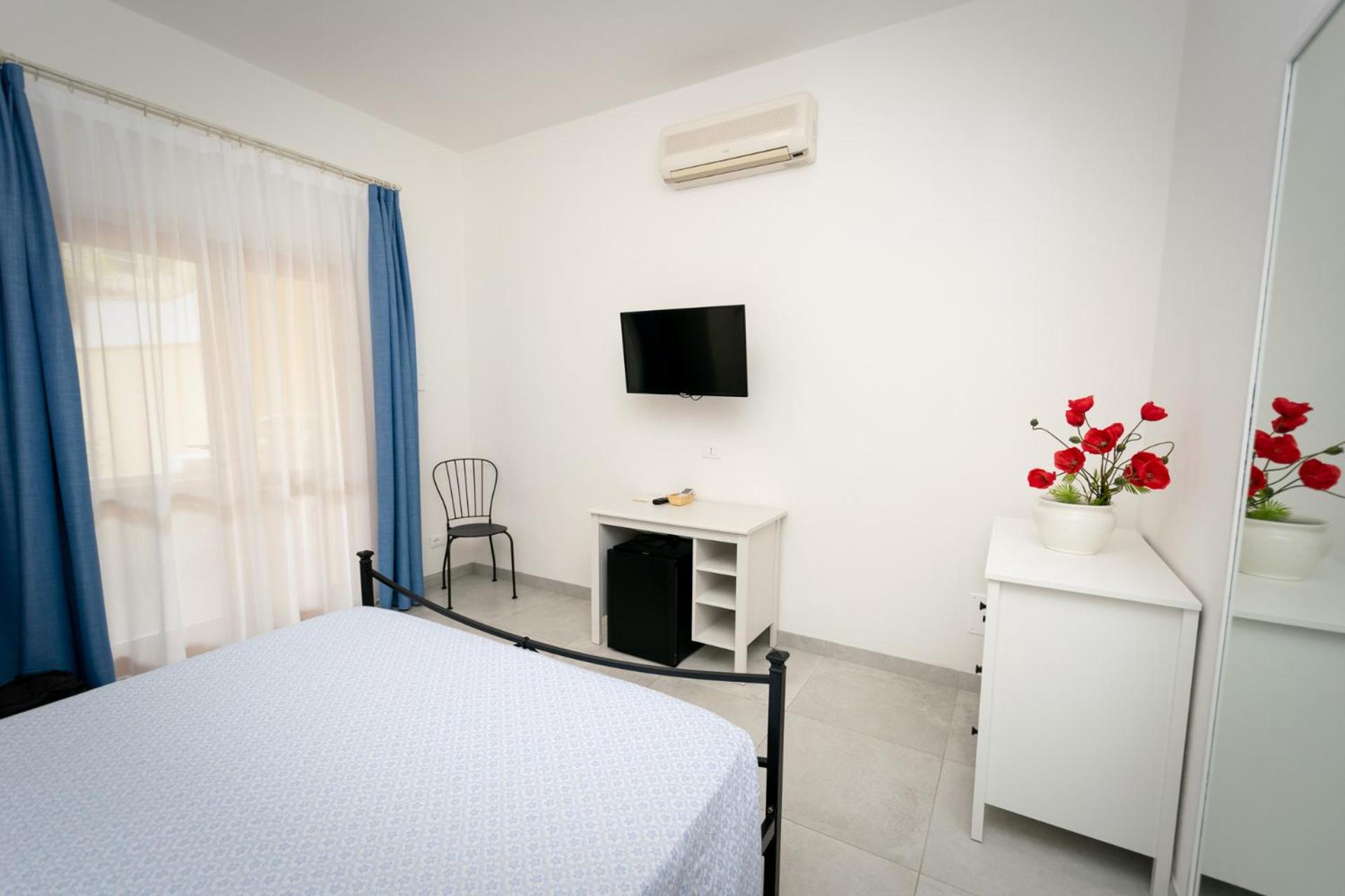 Standard Double Room - Photo 3