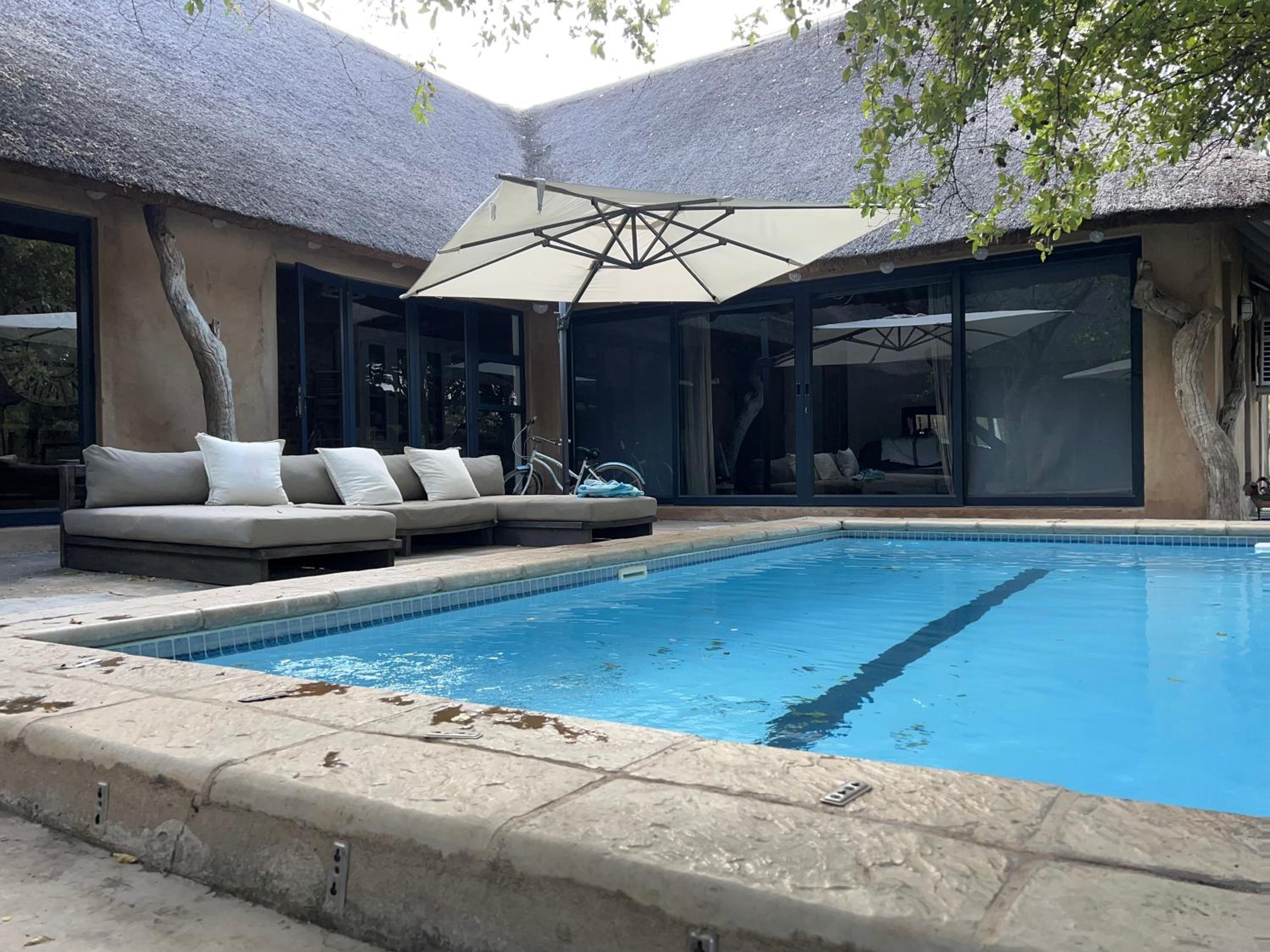 Deluxe Double or Twin Room with Pool Access - Photo 44