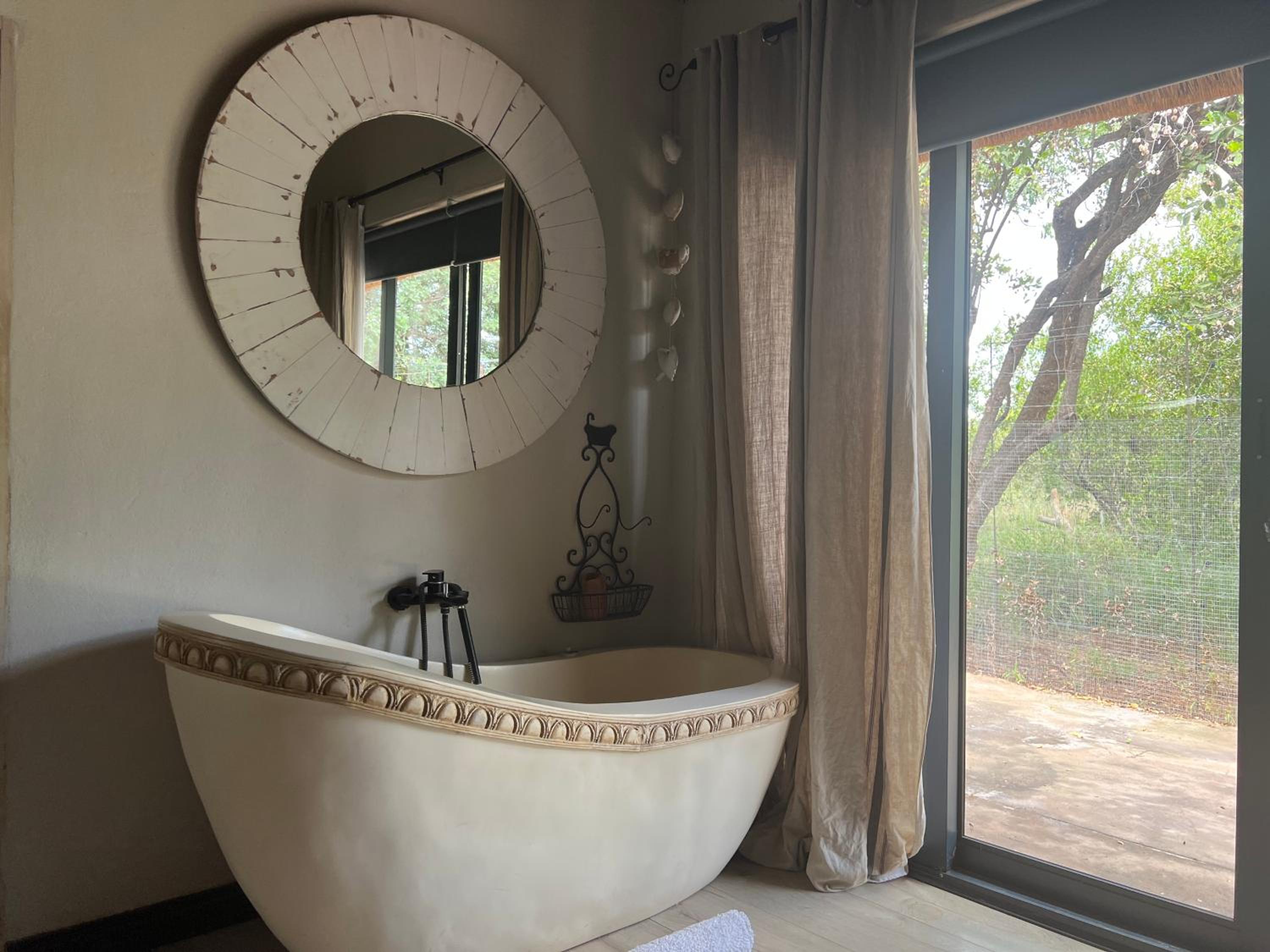 Deluxe Double or Twin Room with Pool Access - Photo 45