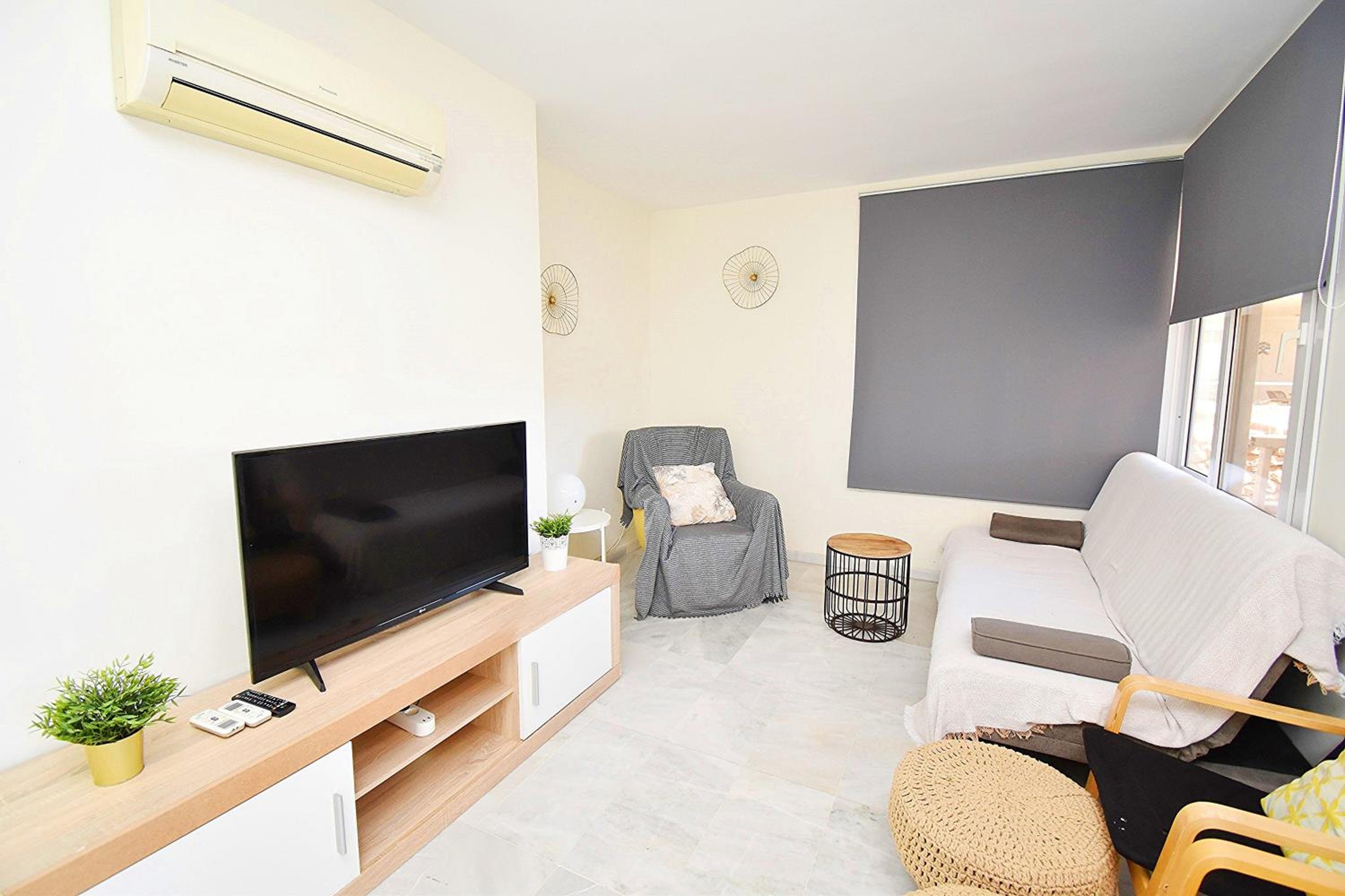 Apartamento de tres habitaciones con vista al mar