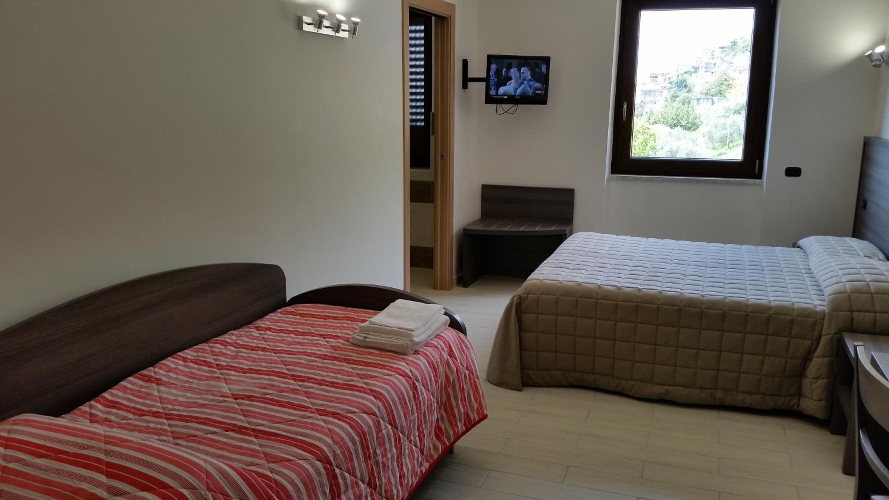 Large Double Room photo 1